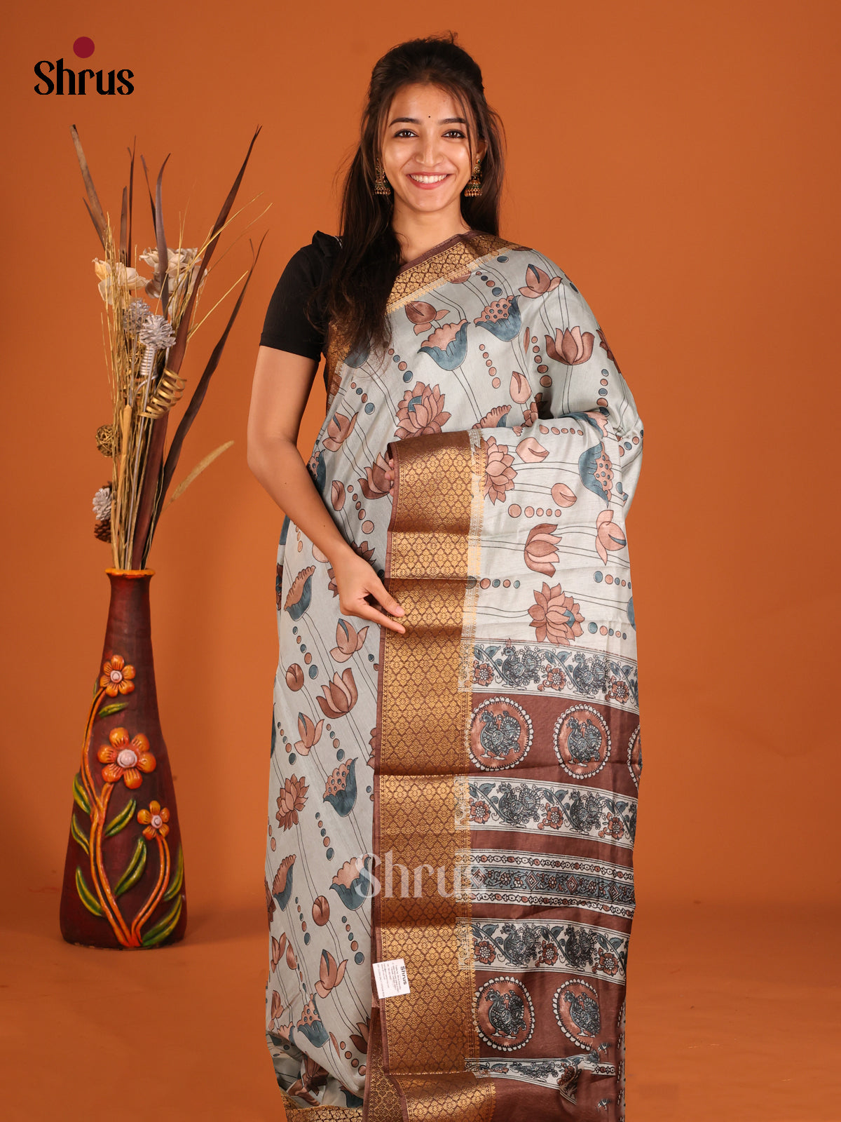 DHS09285 - Semi Crepe Saree - Shop on Shrus.com