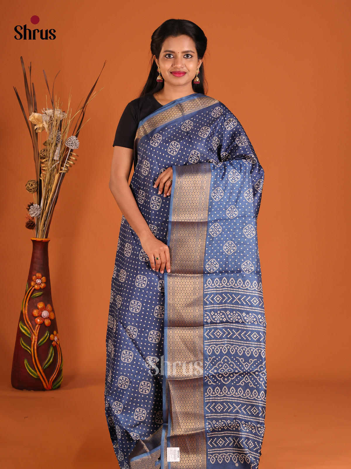DHS09303 - Semi Crepe Saree - Shop on Shrus.com