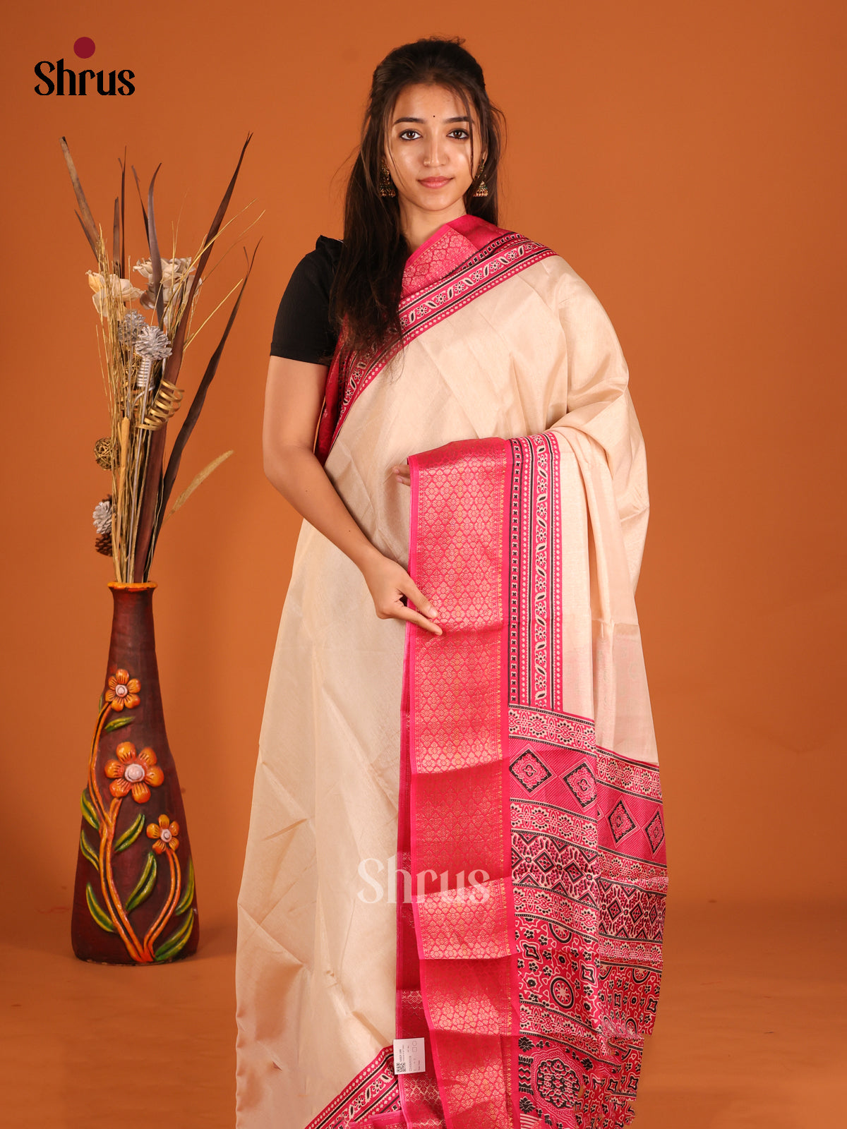 DHS09318 - Semi Crepe Saree - Shop on Shrus.com