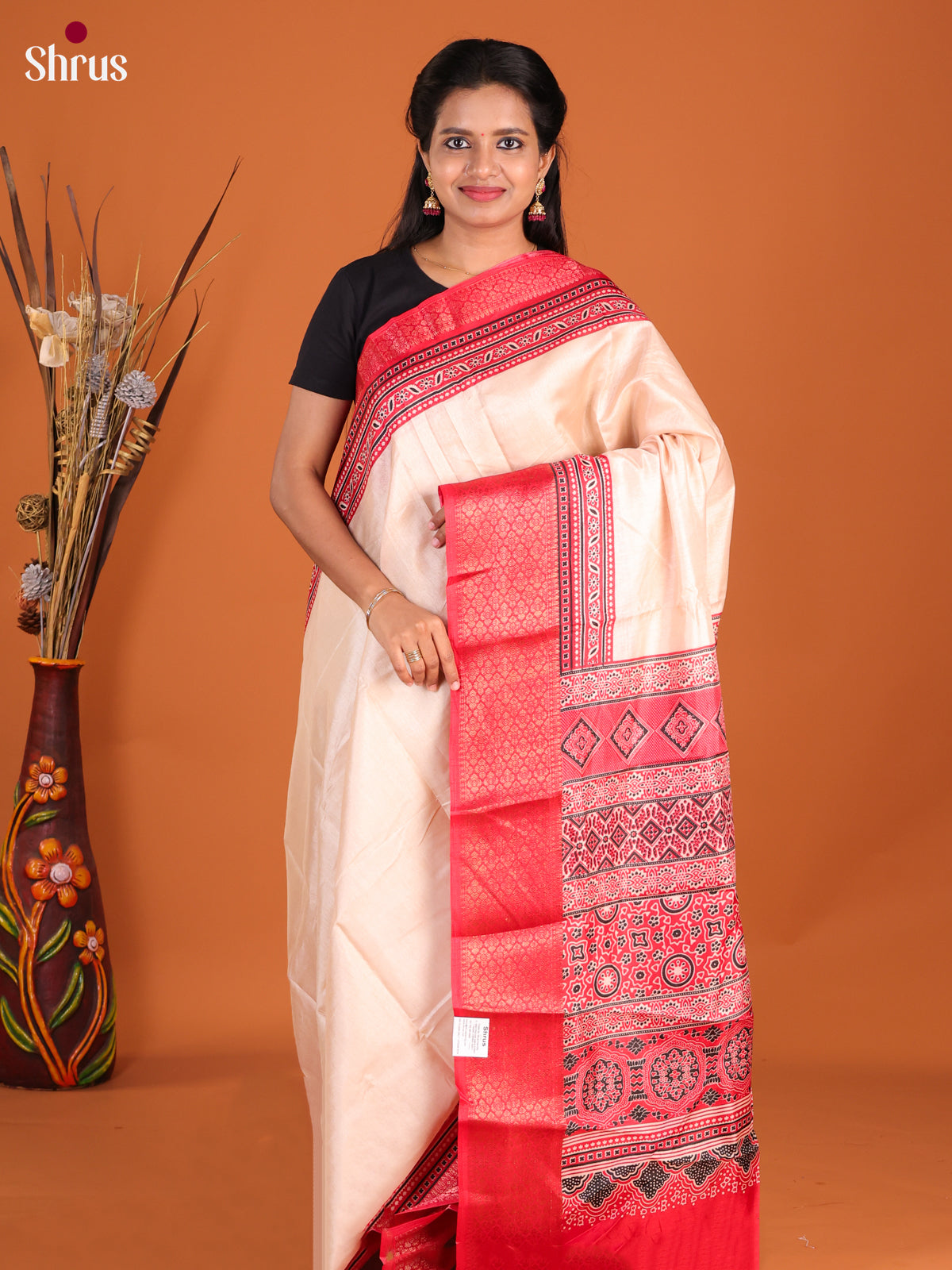 DHS09319 - Semi Crepe Saree - Shop on Shrus.com