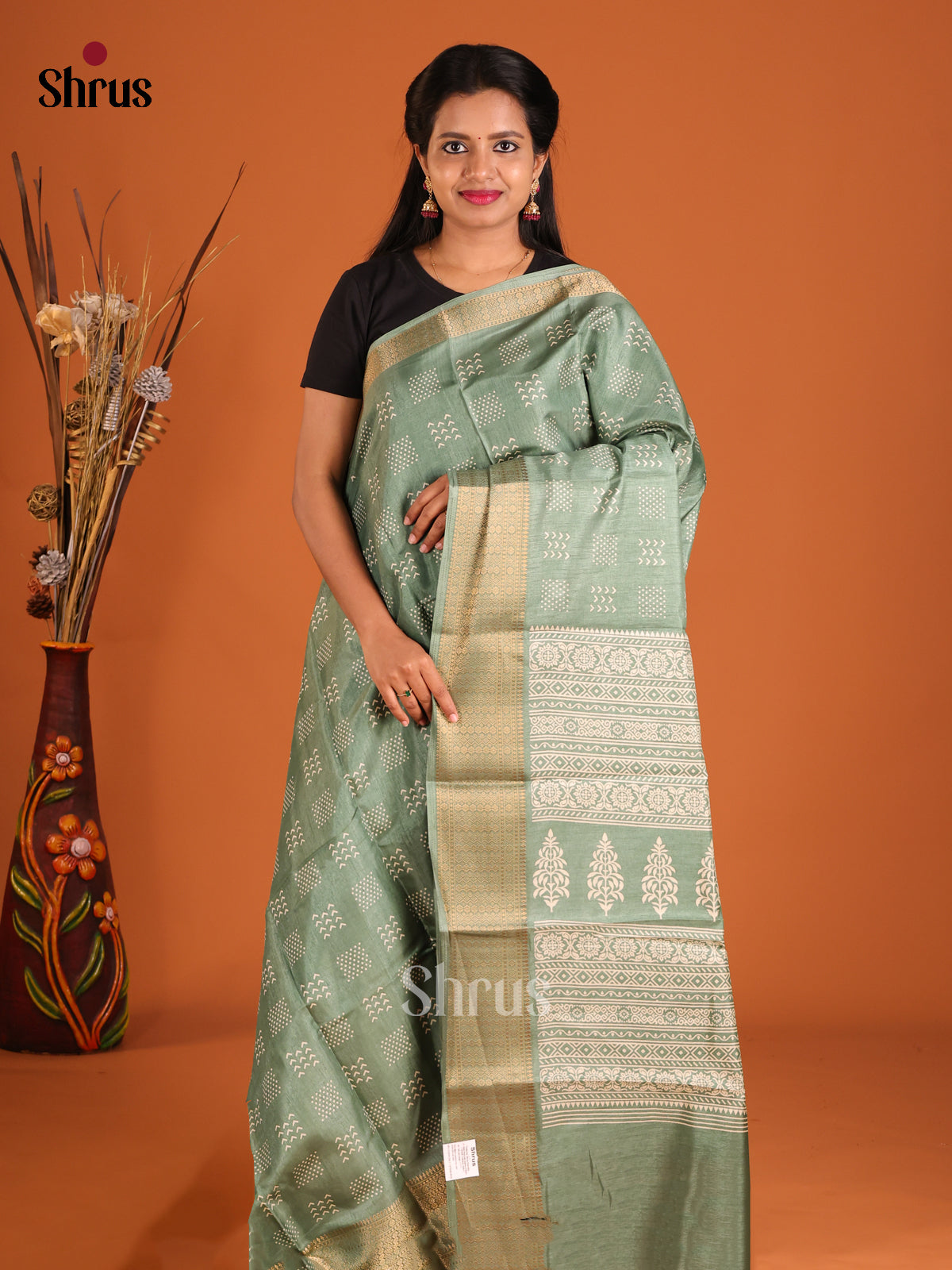 DHS09328 - Semi Crepe Saree - Shop on Shrus.com