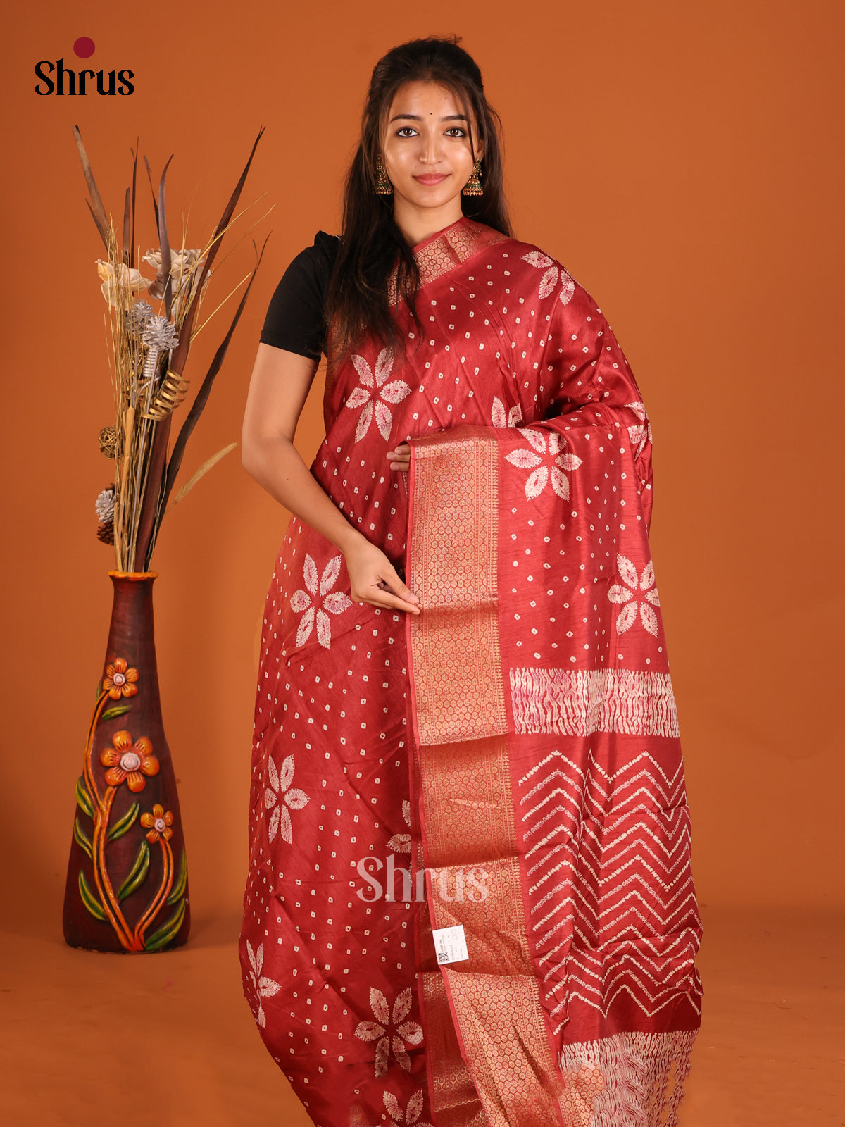 DHS09362 - Semi Crepe Saree - Shop on Shrus.com