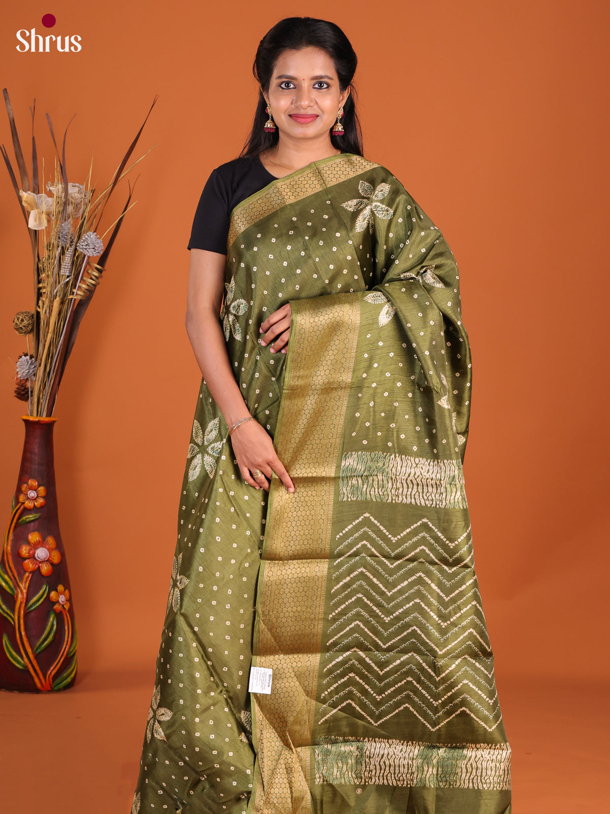 DHS09365 - Semi Crepe Saree - Shop on Shrus.com