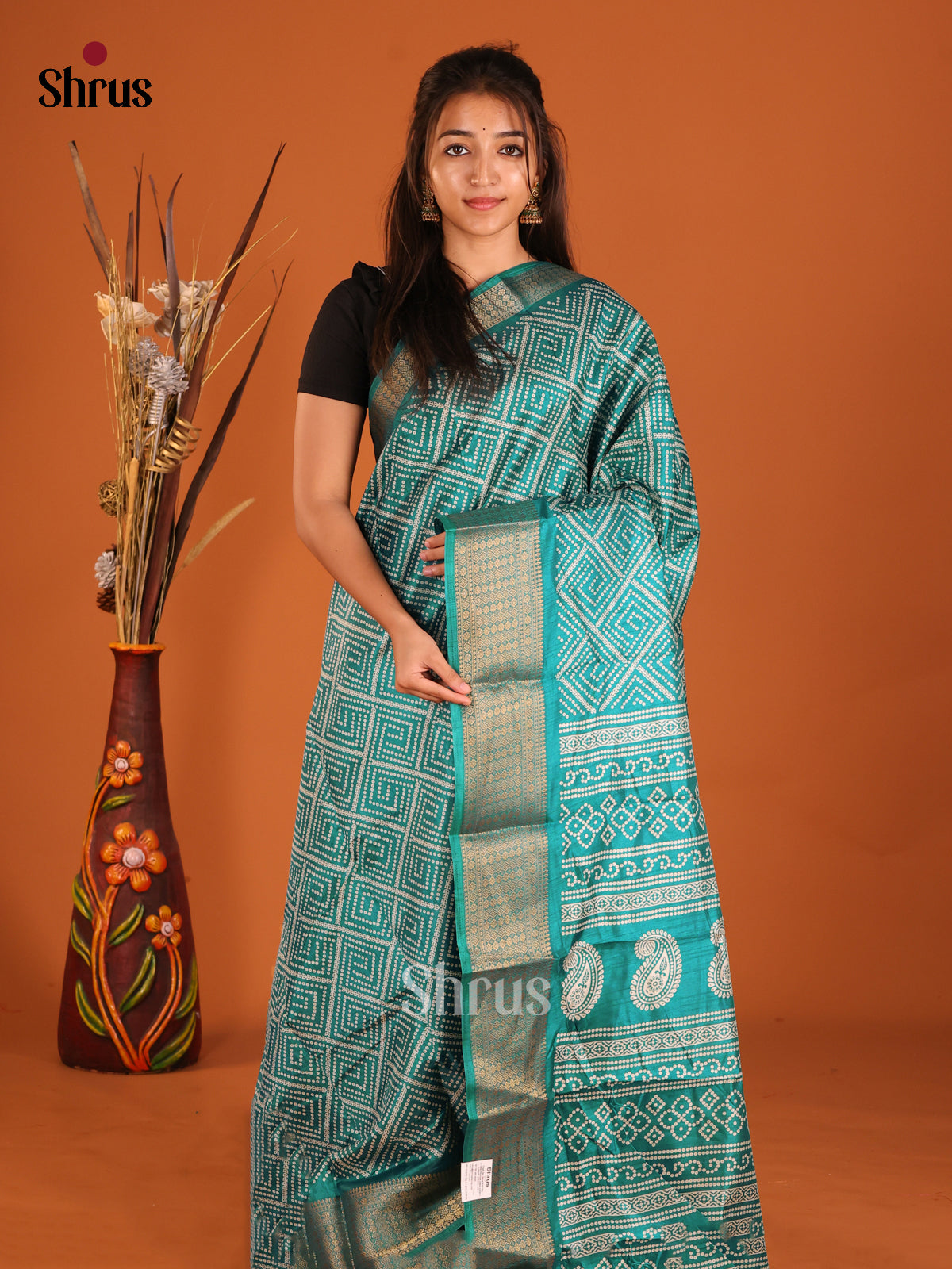 DHS09379 - Semi Crepe Saree - Shop on Shrus.com