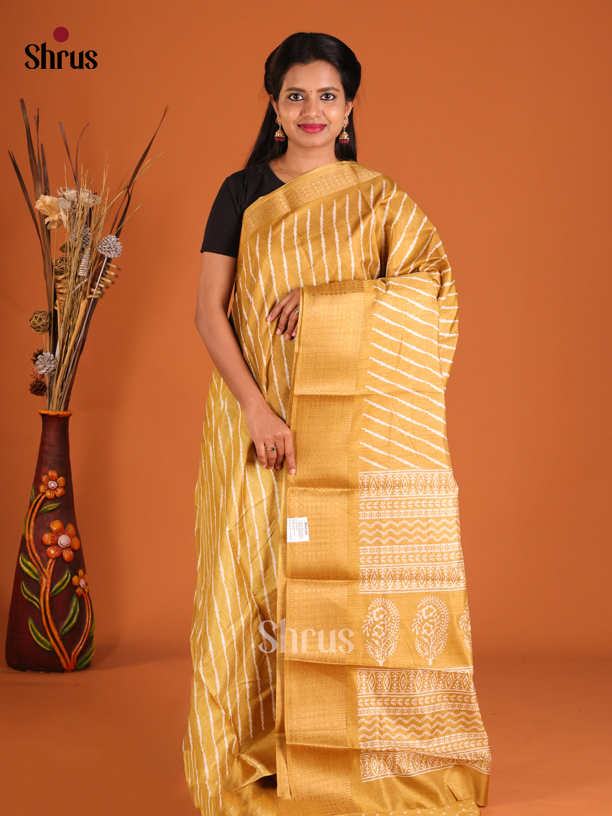 DHS09410 - Semi Crepe Saree - Shop on Shrus.com