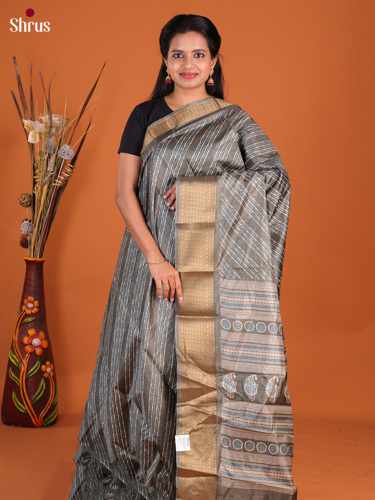 Grey- Semi Crepe Saree - Shop on Shrus.com