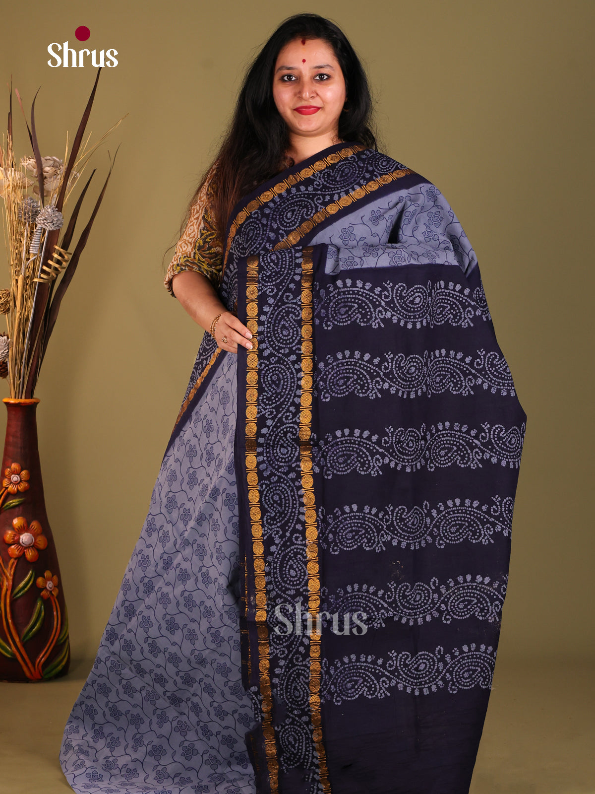 Lite Blue & Blue - Sungudi Cotton Saree - Shop on Shrus.com