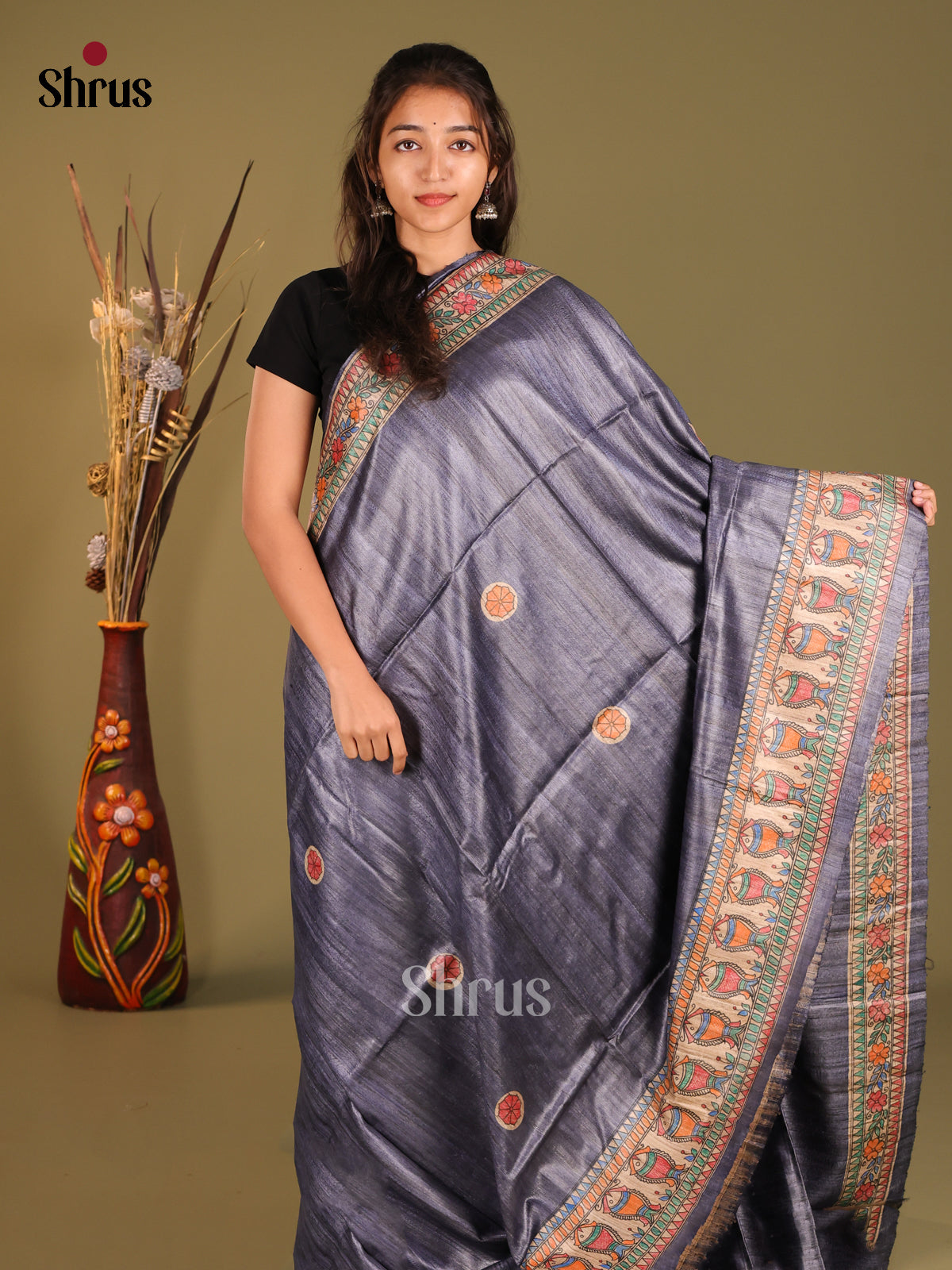 Graceful Grey Tussar Silk Saree with Multicolor Pallu - Shop on Shrus.com