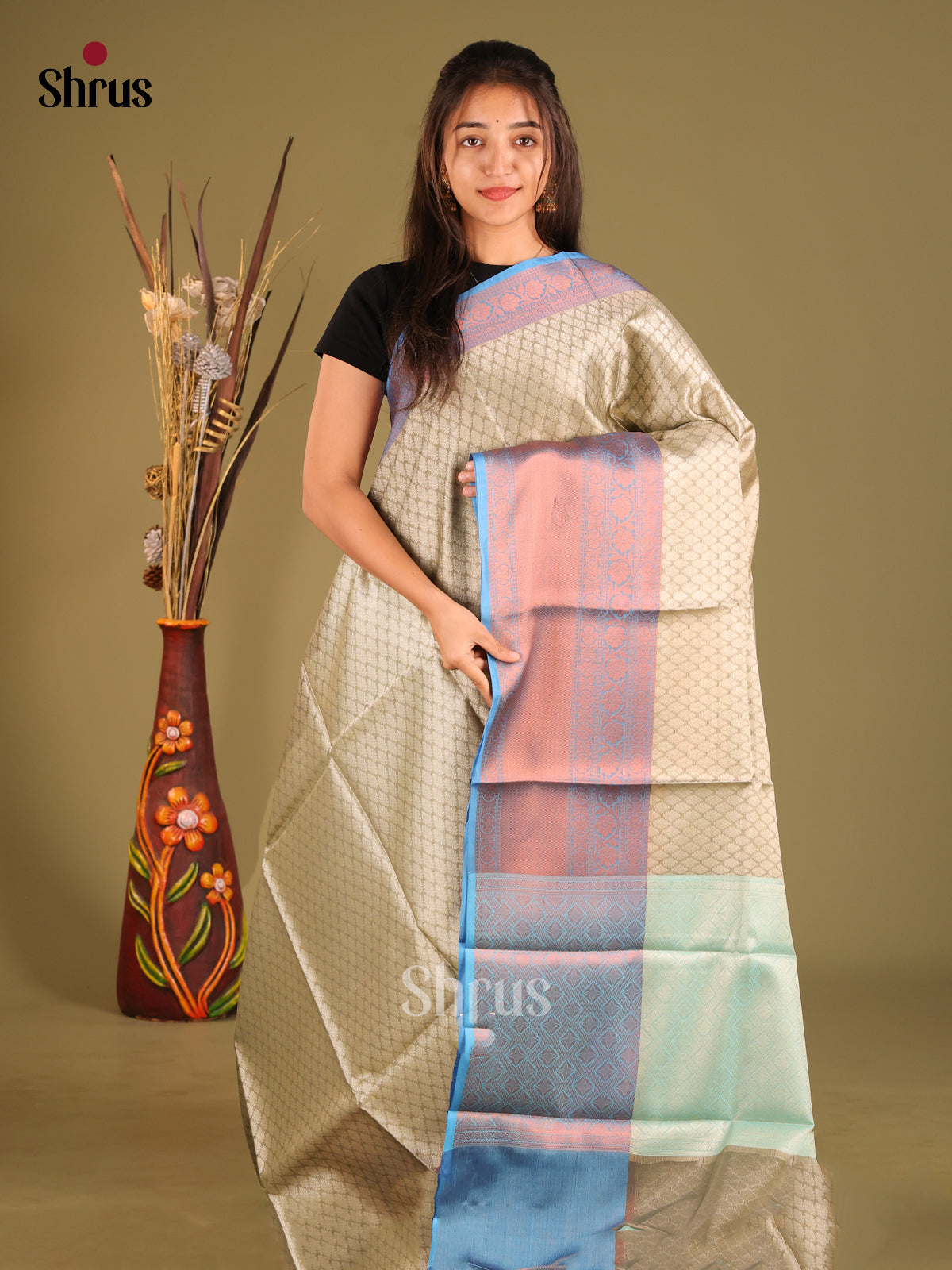 DHS11638 - Tanchoi Saree - Shop on Shrus.com