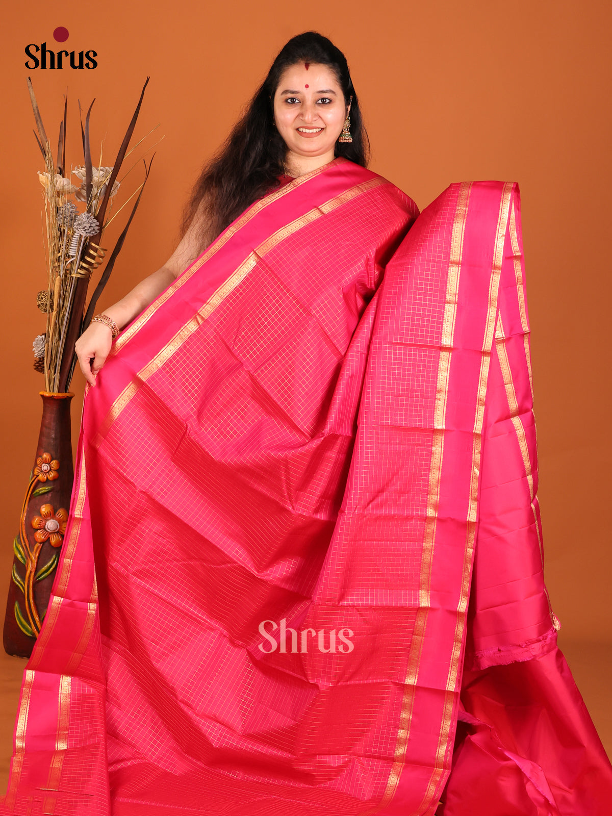 Red single tone Kanchipuram Silk Saree with zari Checks & rettaipet border - Shop on Shrus.com