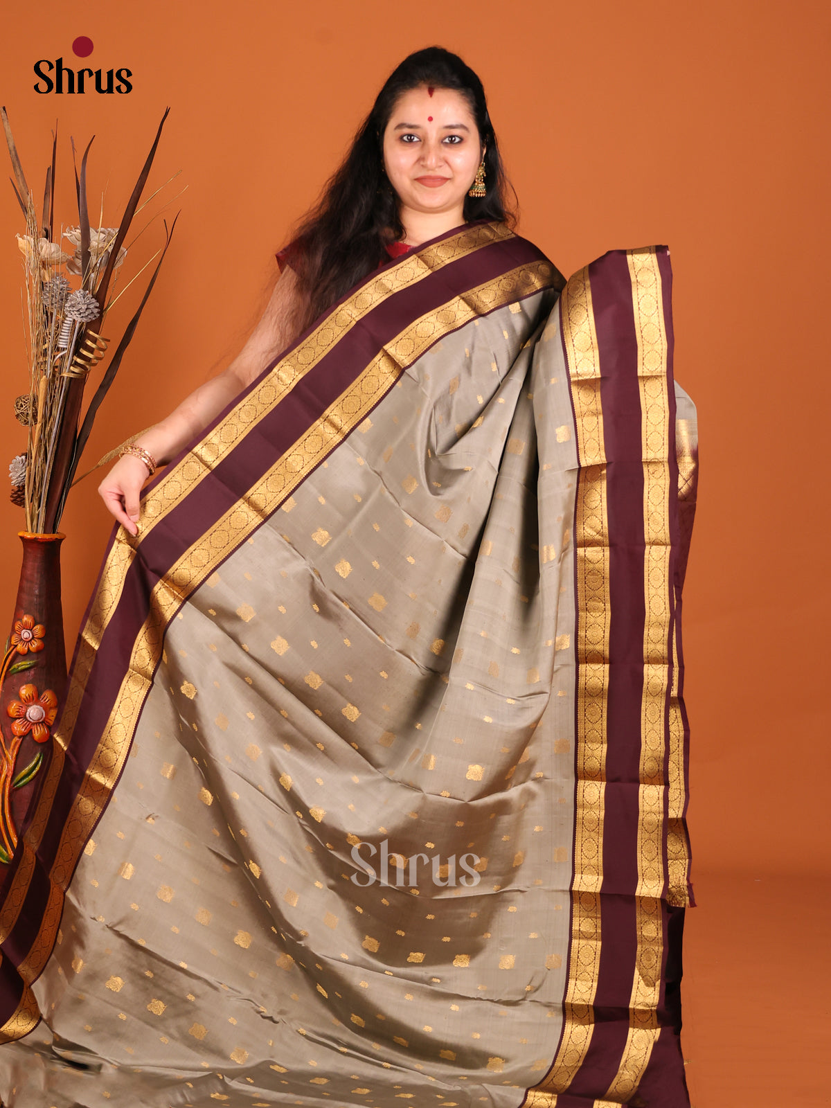 Grey & Arakku Maroon- Kanchipuram-halfpure Saree - Shop on Shrus.com