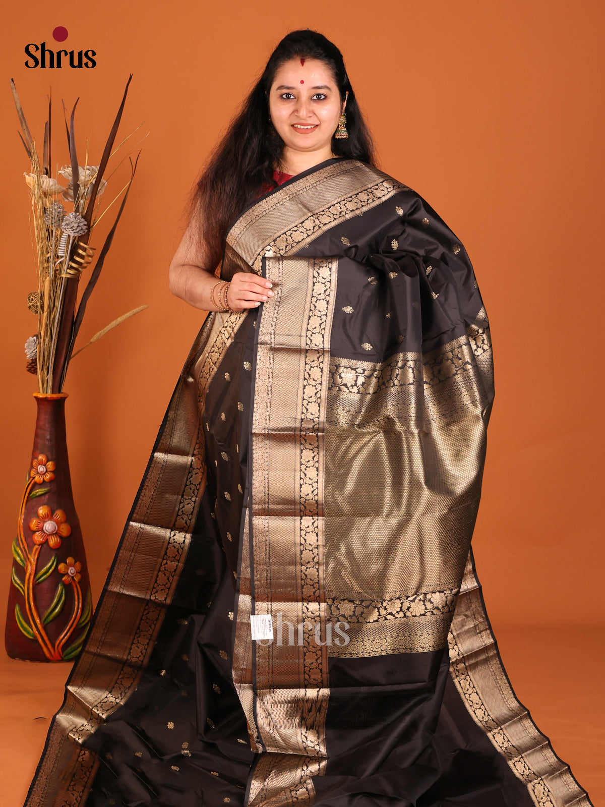 DHS18117 - Kanchipuram Butta design Saree - Shop on Shrus.com
