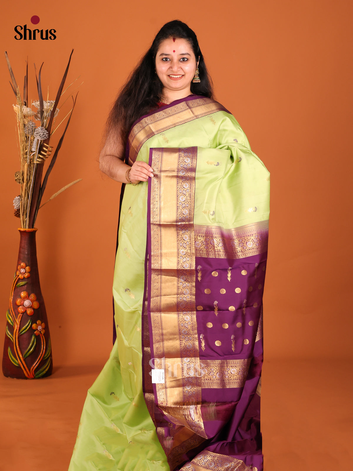 DHS18123 - Kanchipuram Butta design Saree - Shop on Shrus.com