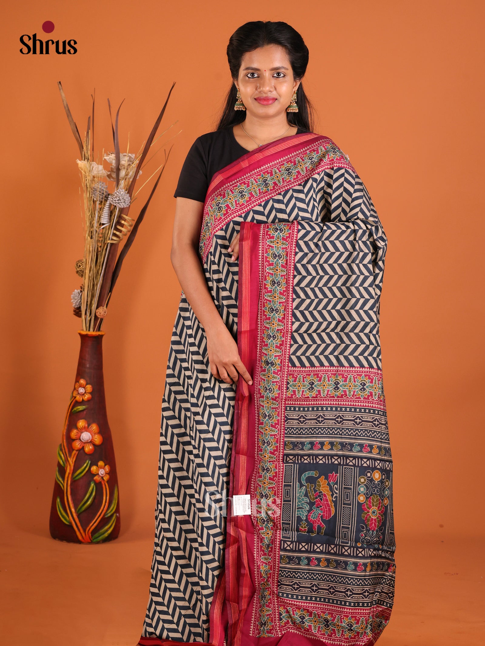 DHS20261 - Art Modal Saree - Shop on Shrus.com