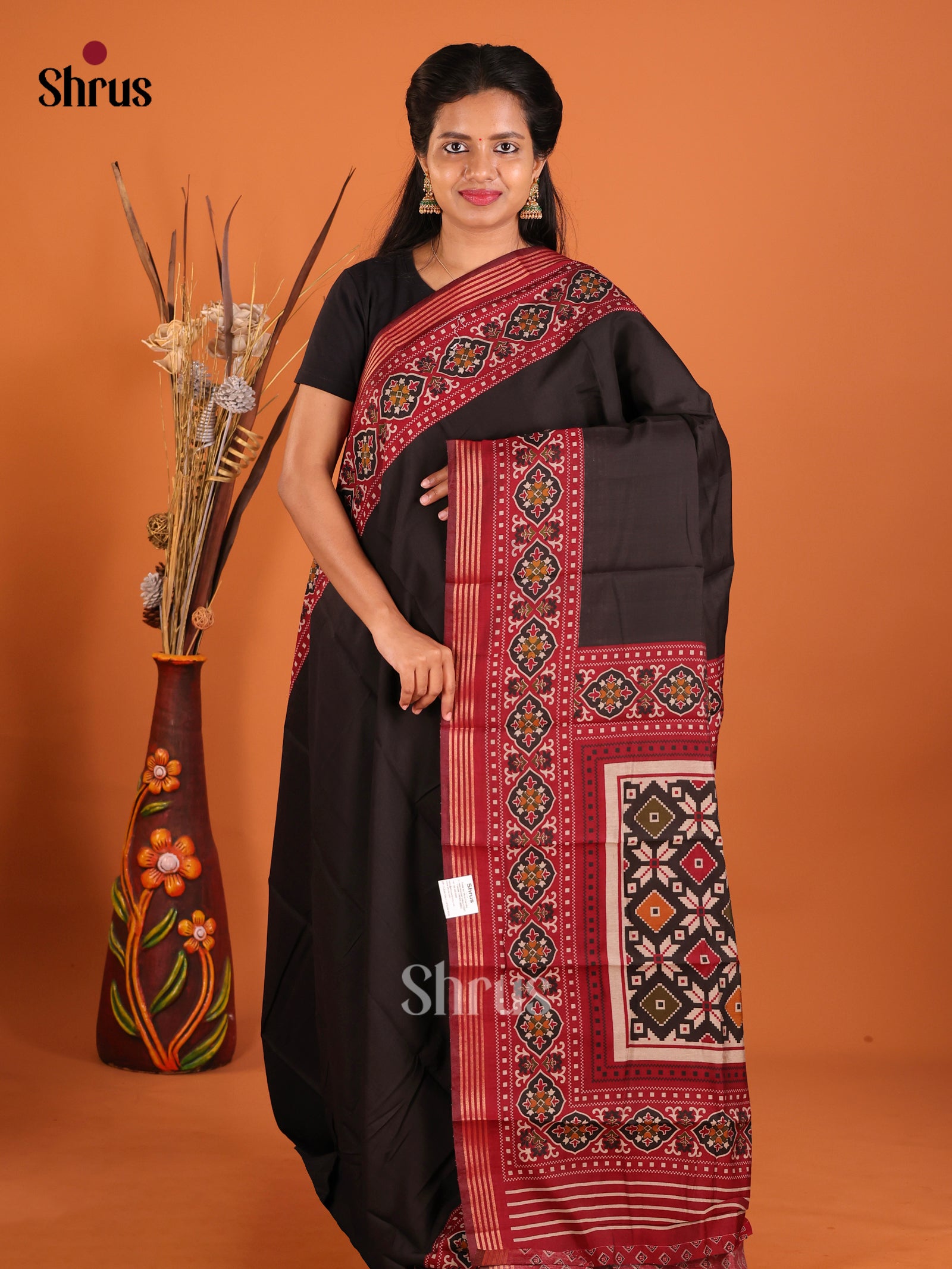 DHS20313 - Art Modal Saree - Shop on Shrus.com