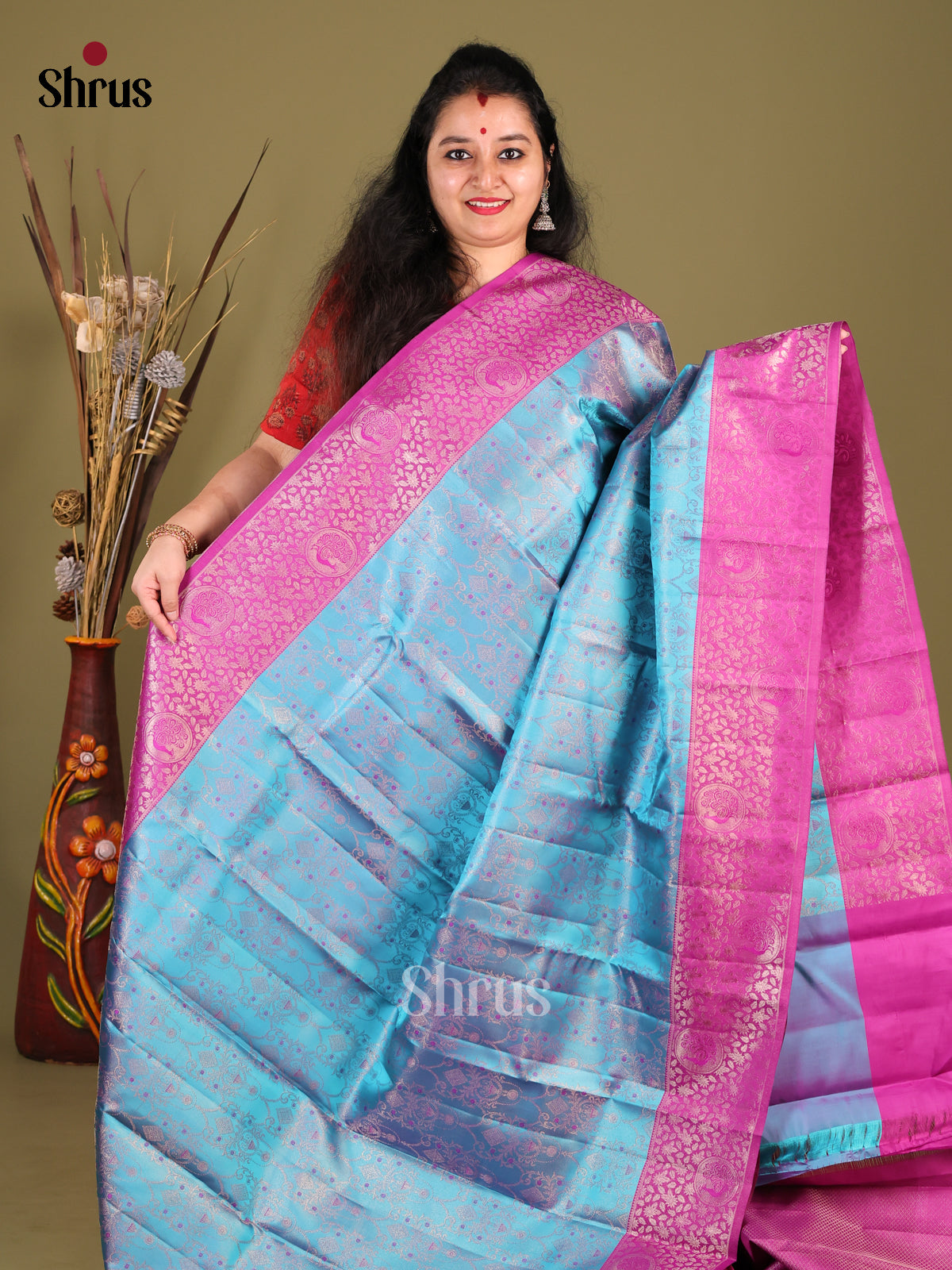 Blue & Majenta Kanchipuram silk Saree with zari floral brocade
