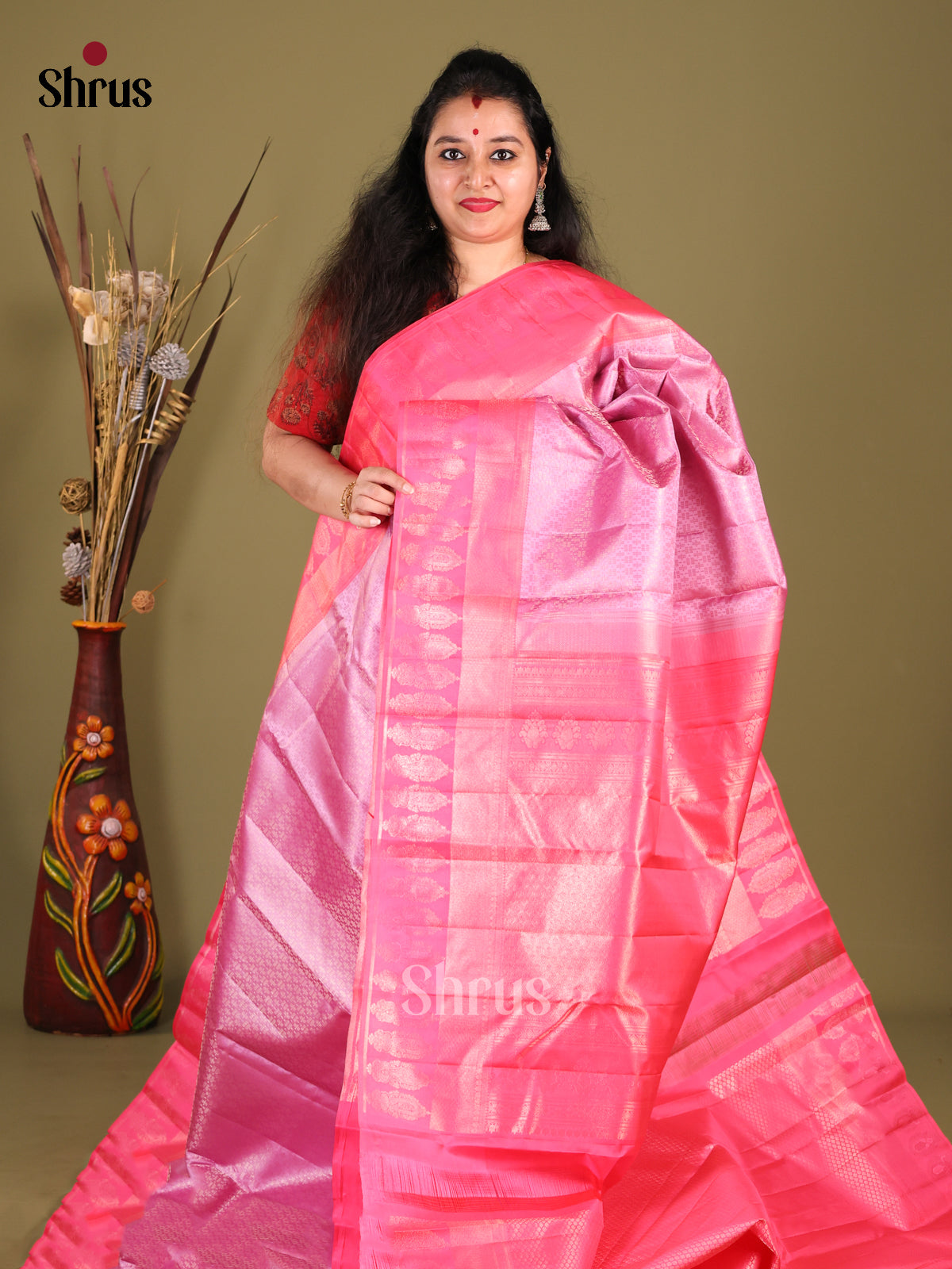 Charming Baby Pink Kanjivaram silk Saree with rich zari Brocade Pattern & Pink Border