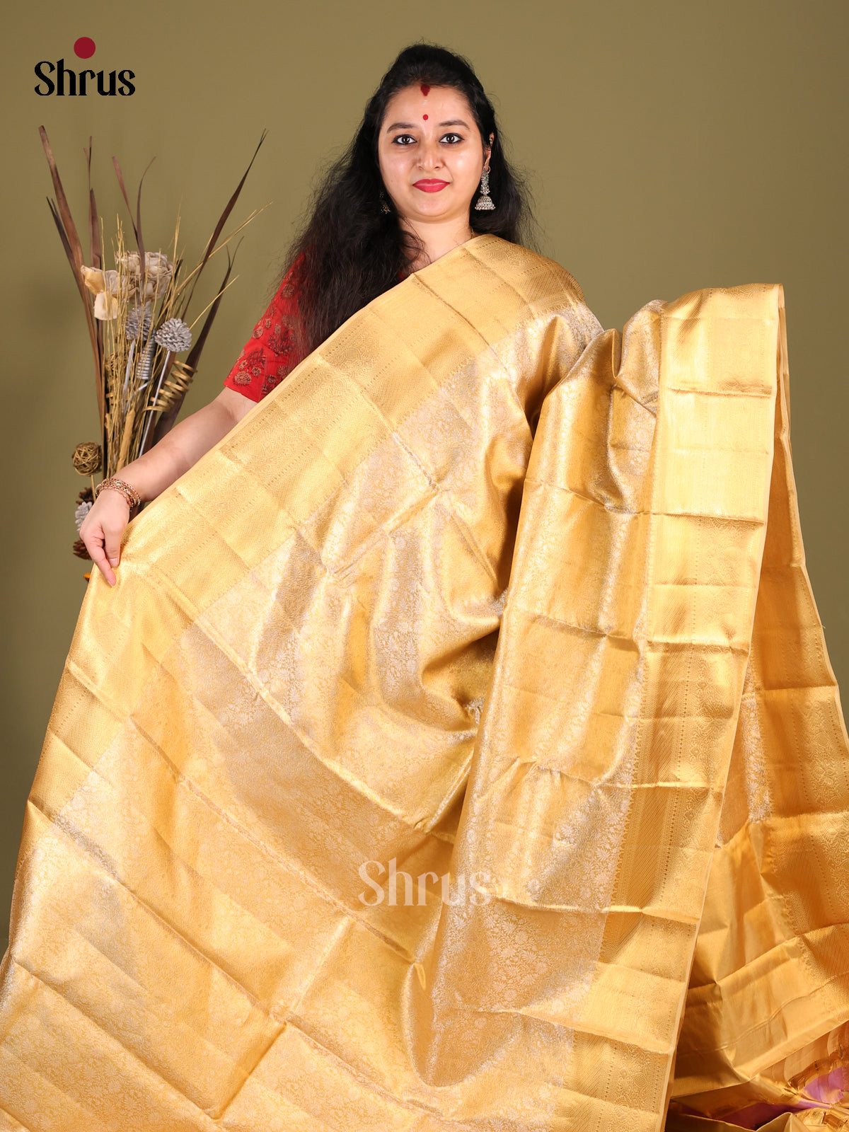 Dazzling Gold Kanchipuram Saree with Golden floral nestling brocade & Zari Border - Shop on Shrus.com