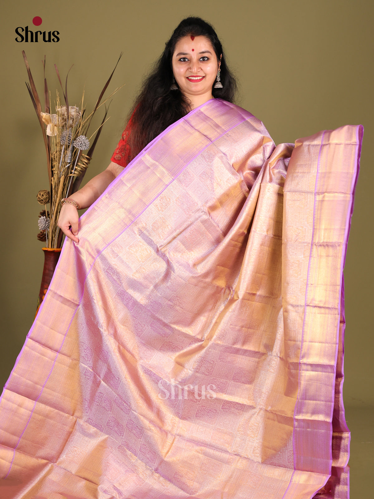 Chic Lavender Kanchipuram Pattu Saree with rich zari border 1