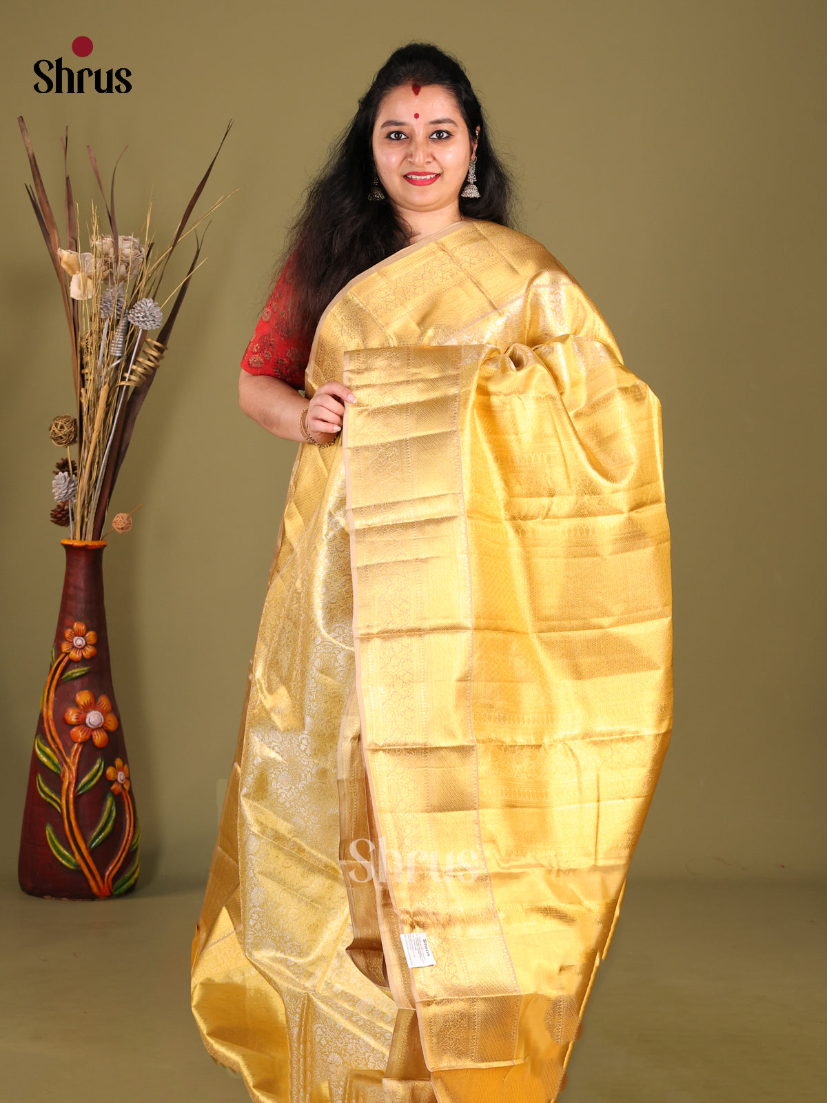 Luminous Golden Kanjivaram Silk Saree with Zari Brocade Pallu