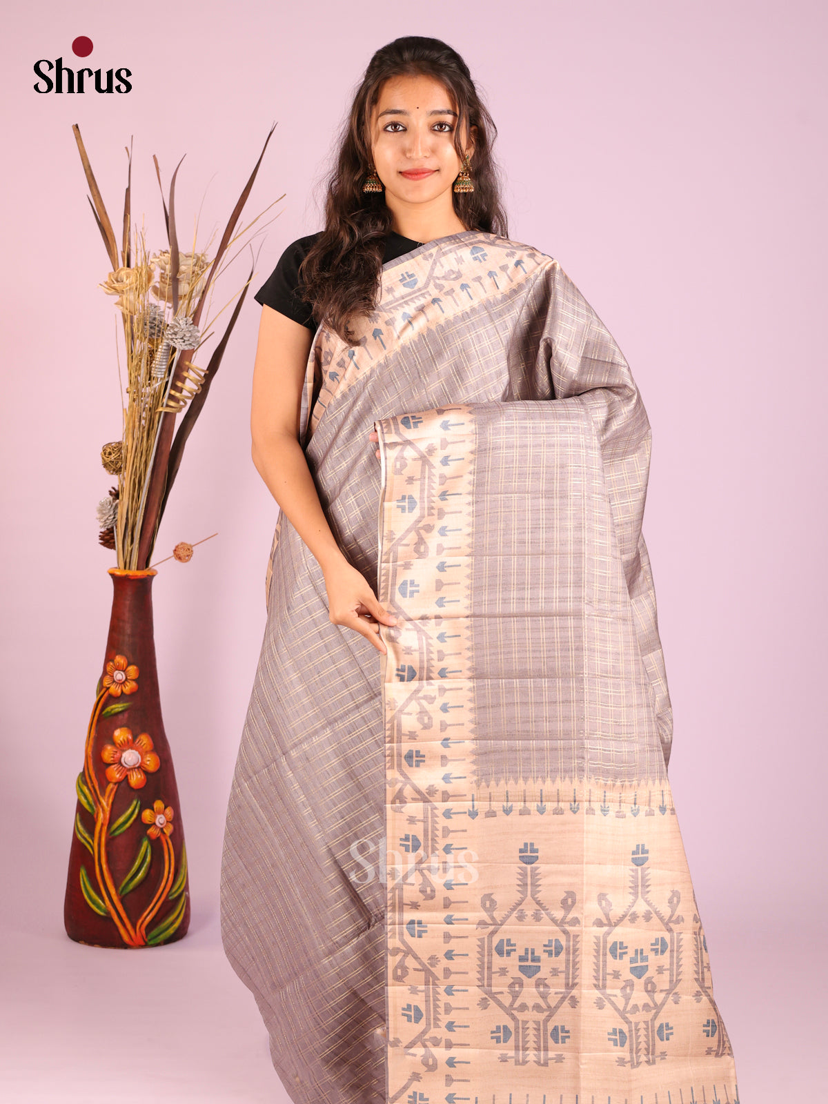Grey & Cream- Moonga Silk Saree