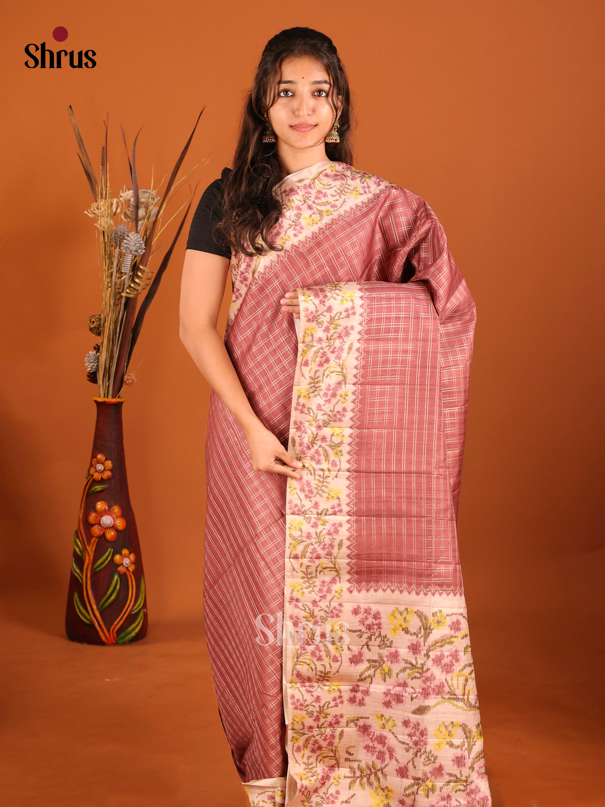 Arakku & Cream - Moonga Silk Saree