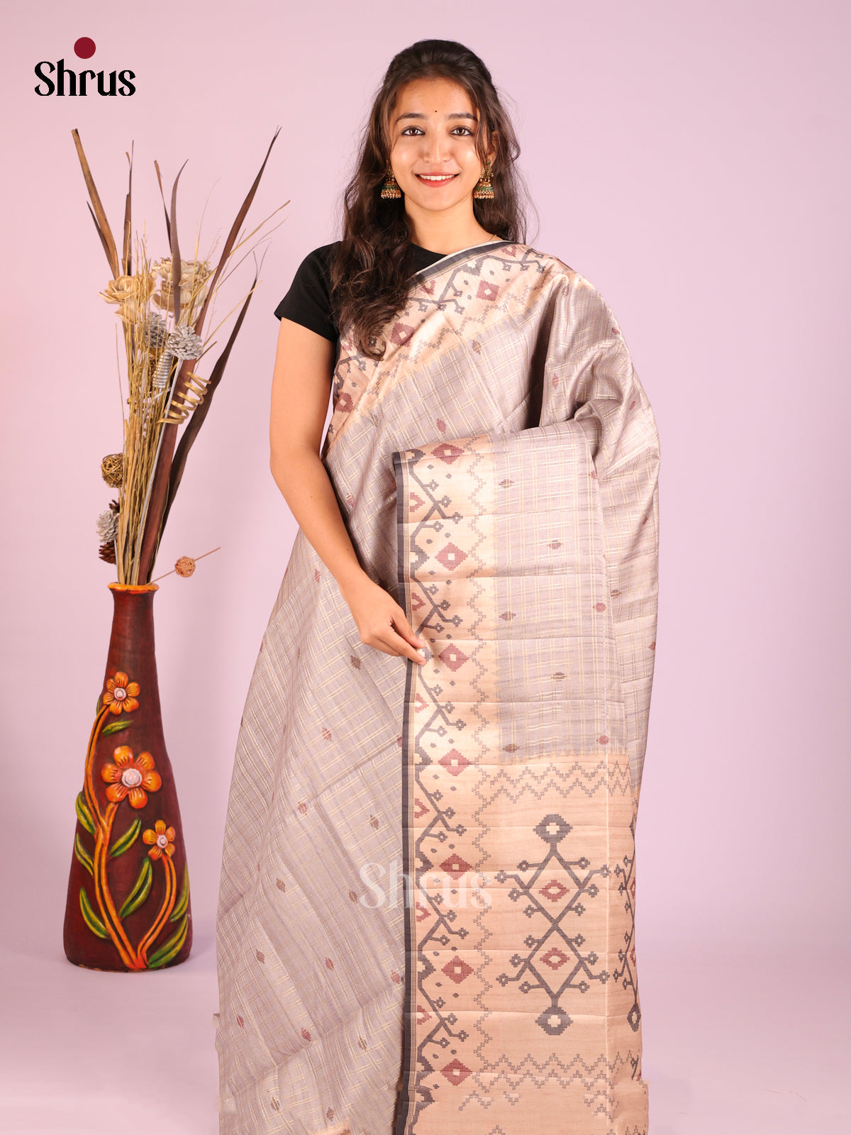 Grey & Cream- Moonga Silk Saree