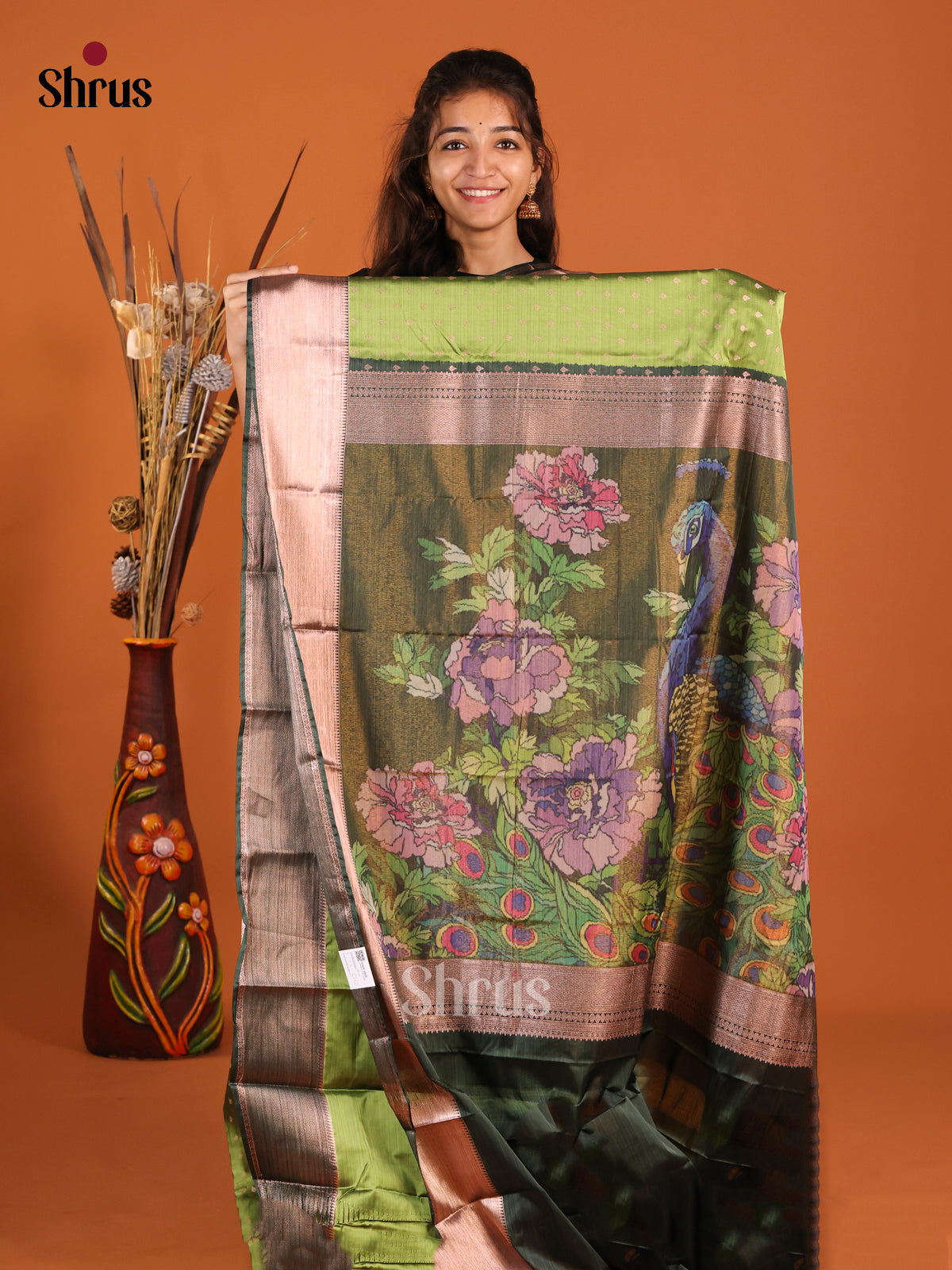 Green & Dark Green - Kanchipuram-halfpure Saree - Shop on Shrus.com