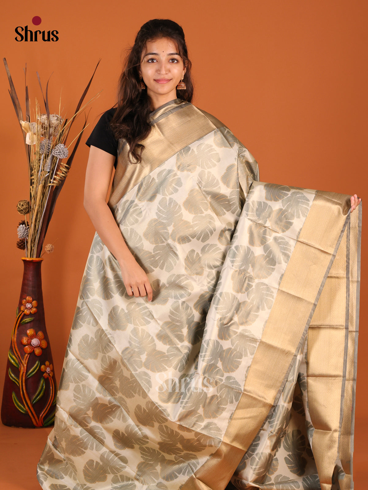 Cream & Grey - Kanchipuram-halfpure Saree