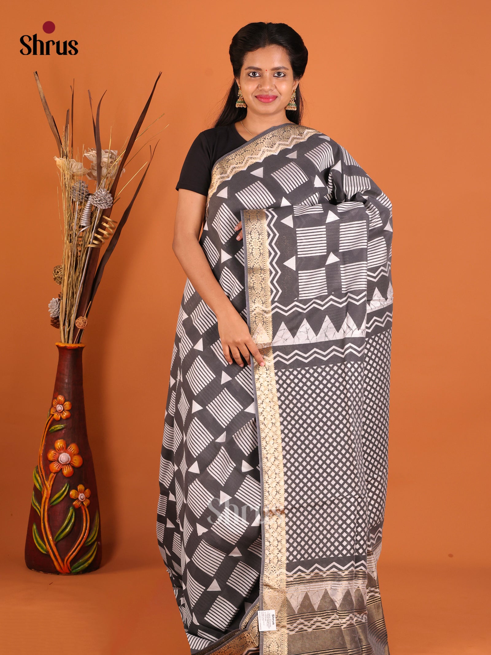 Elephant Grey - Moonga Silk Saree