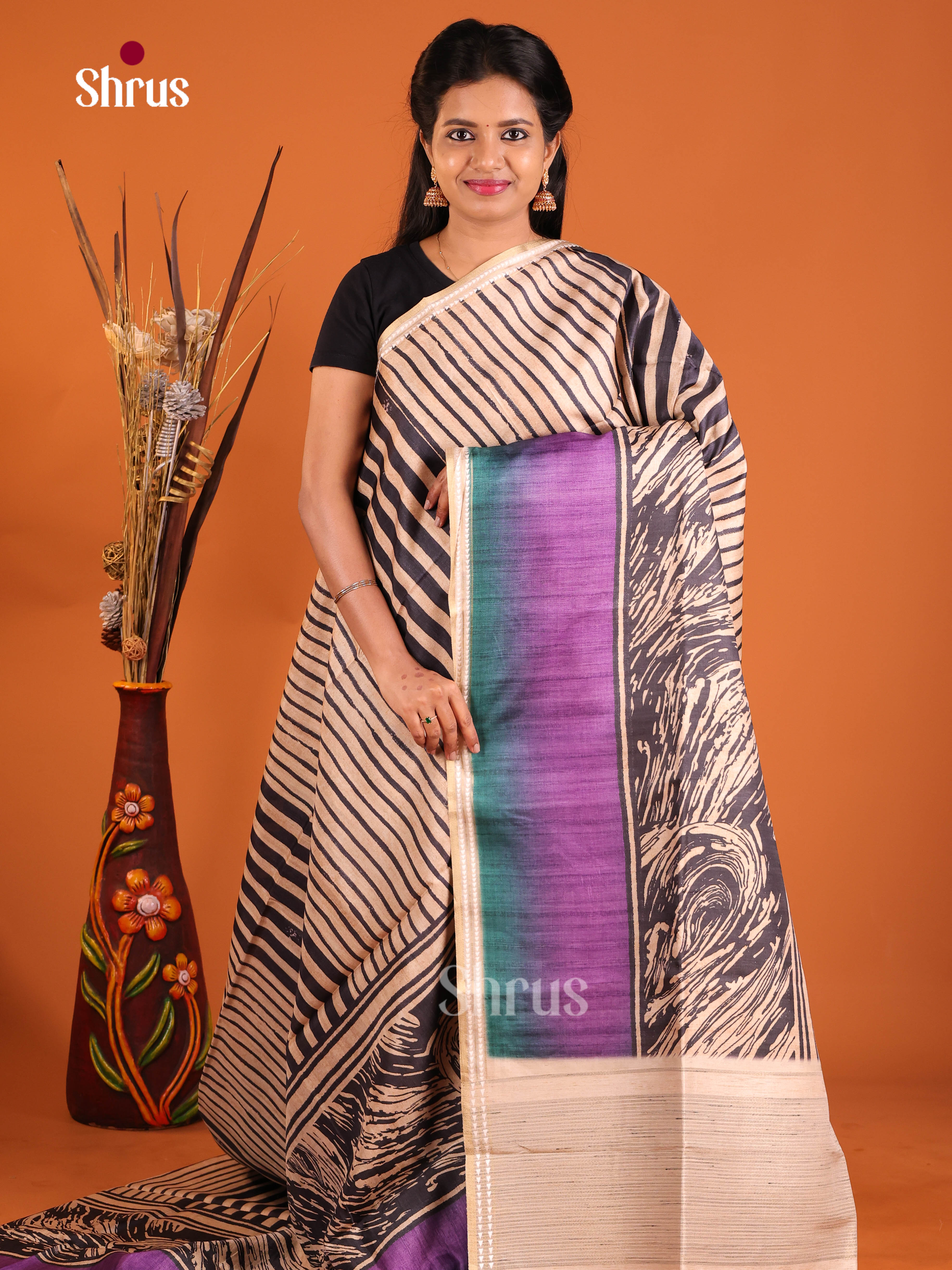 DHS28333 - Semi matka Saree