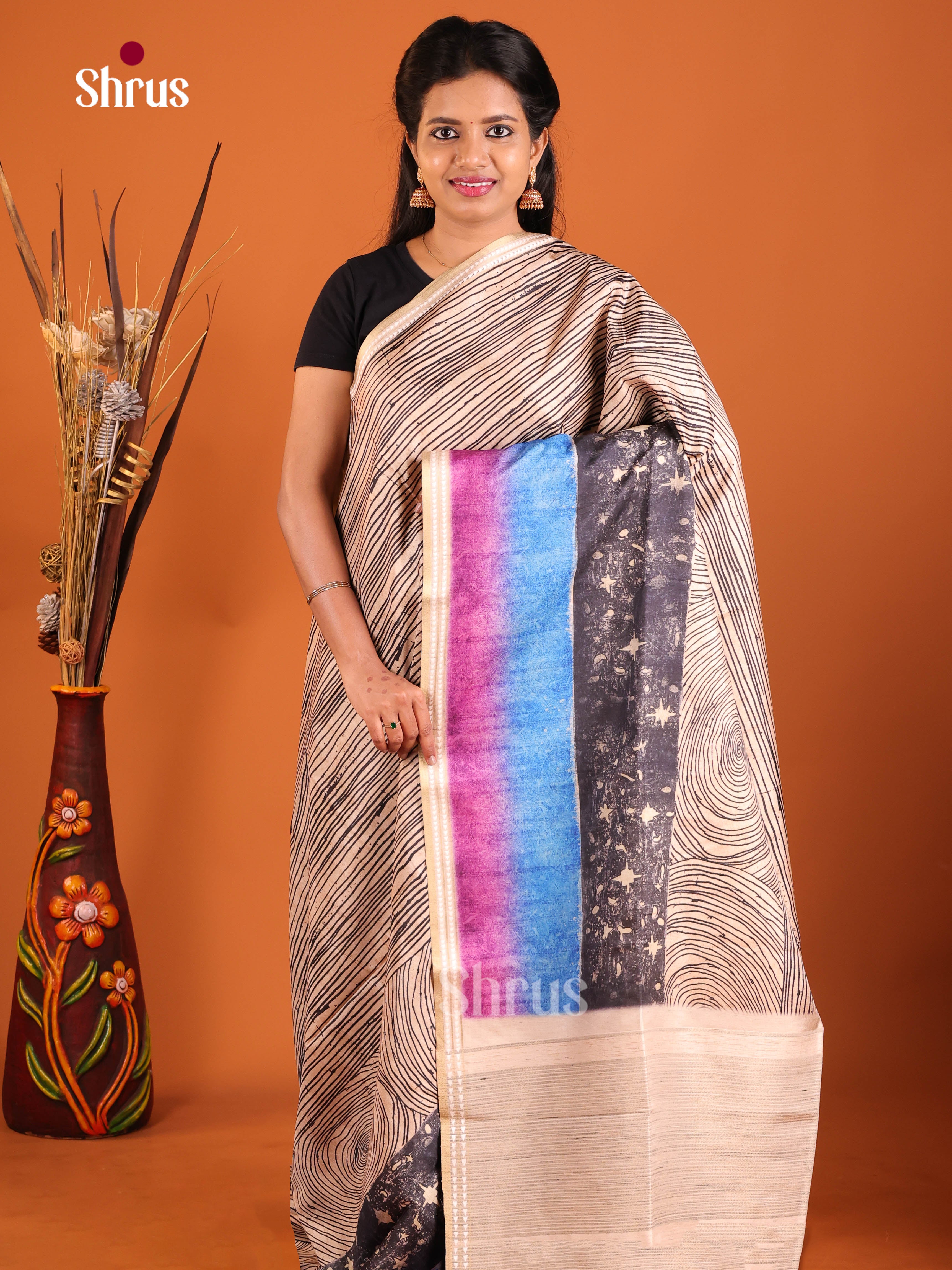 DHS28338 - Semi matka Saree