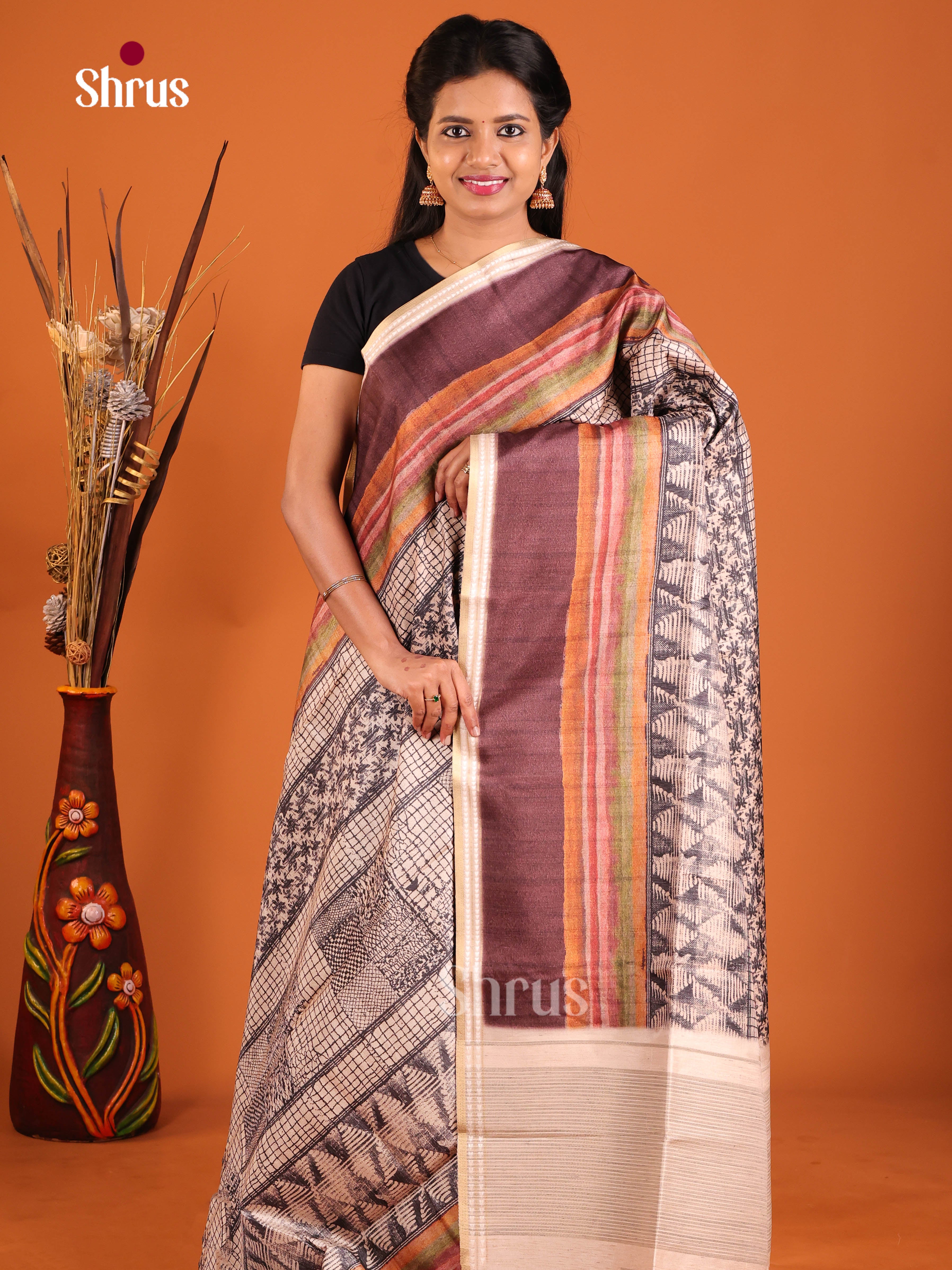 DHS28352 - Semi matka Saree