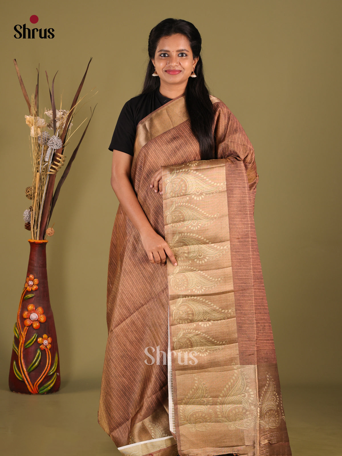 DHS28461 - Semi matka Saree