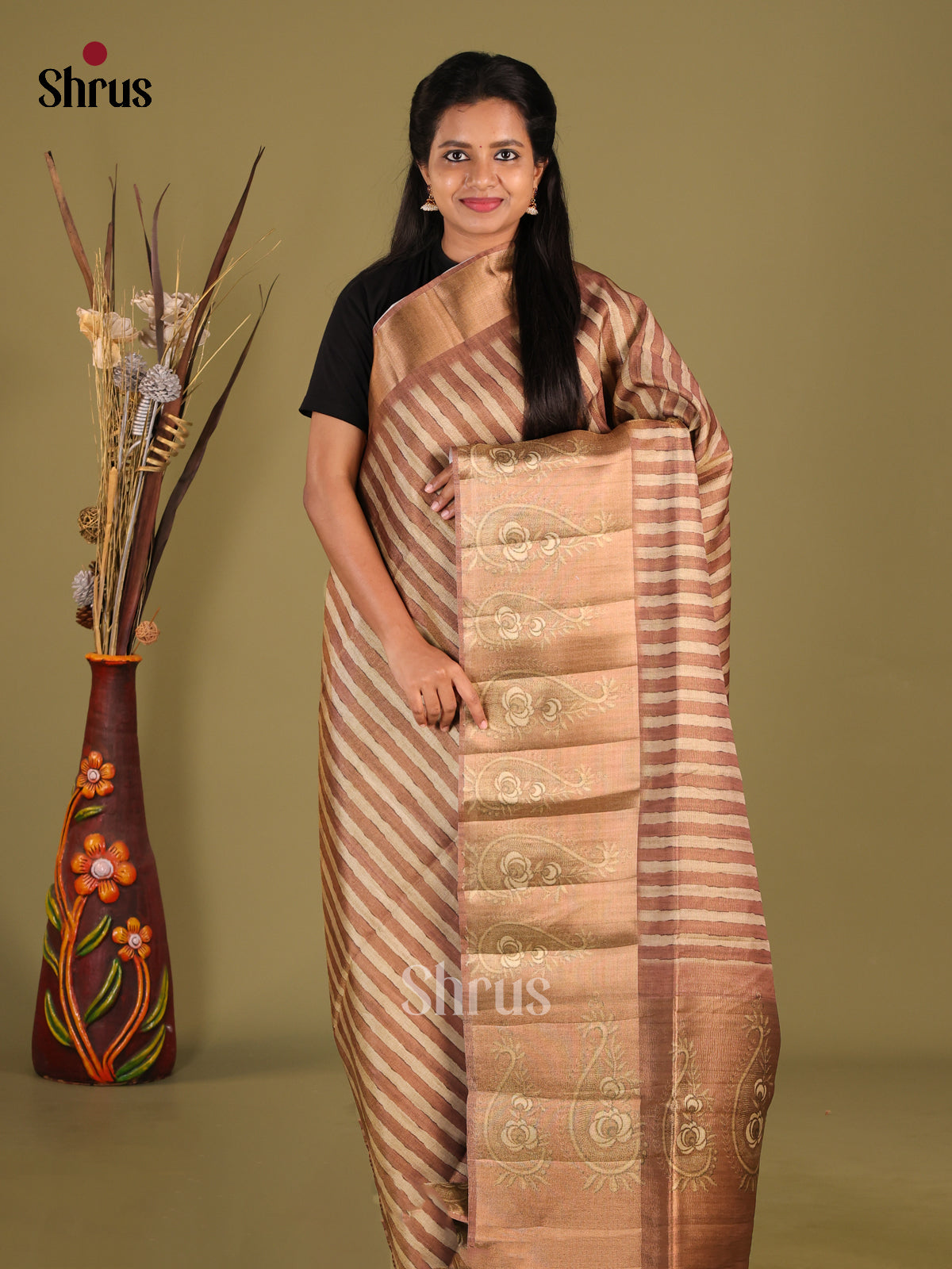 DHS28465 - Semi matka Saree