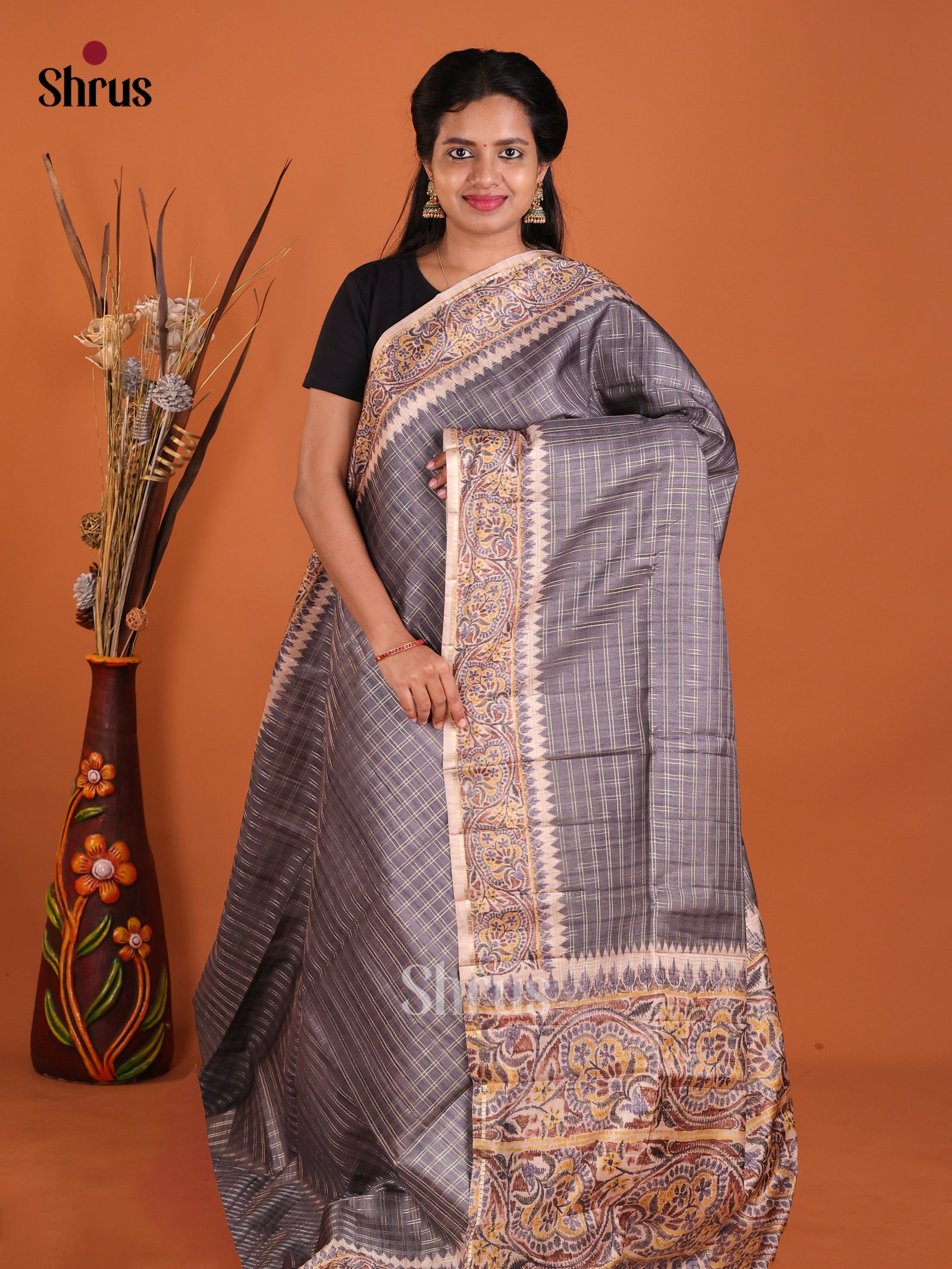 Grey & Cream- Moonga Silk Saree