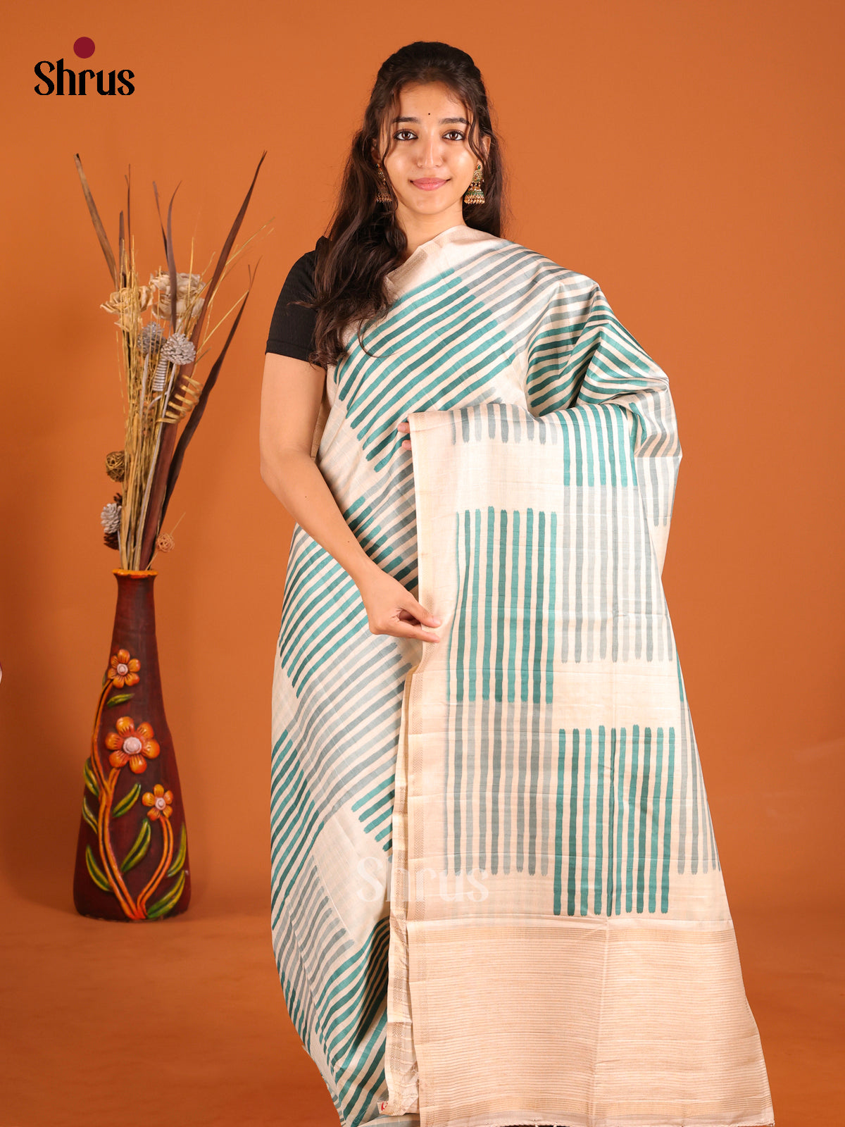 DHS30116 - Semi matka Saree