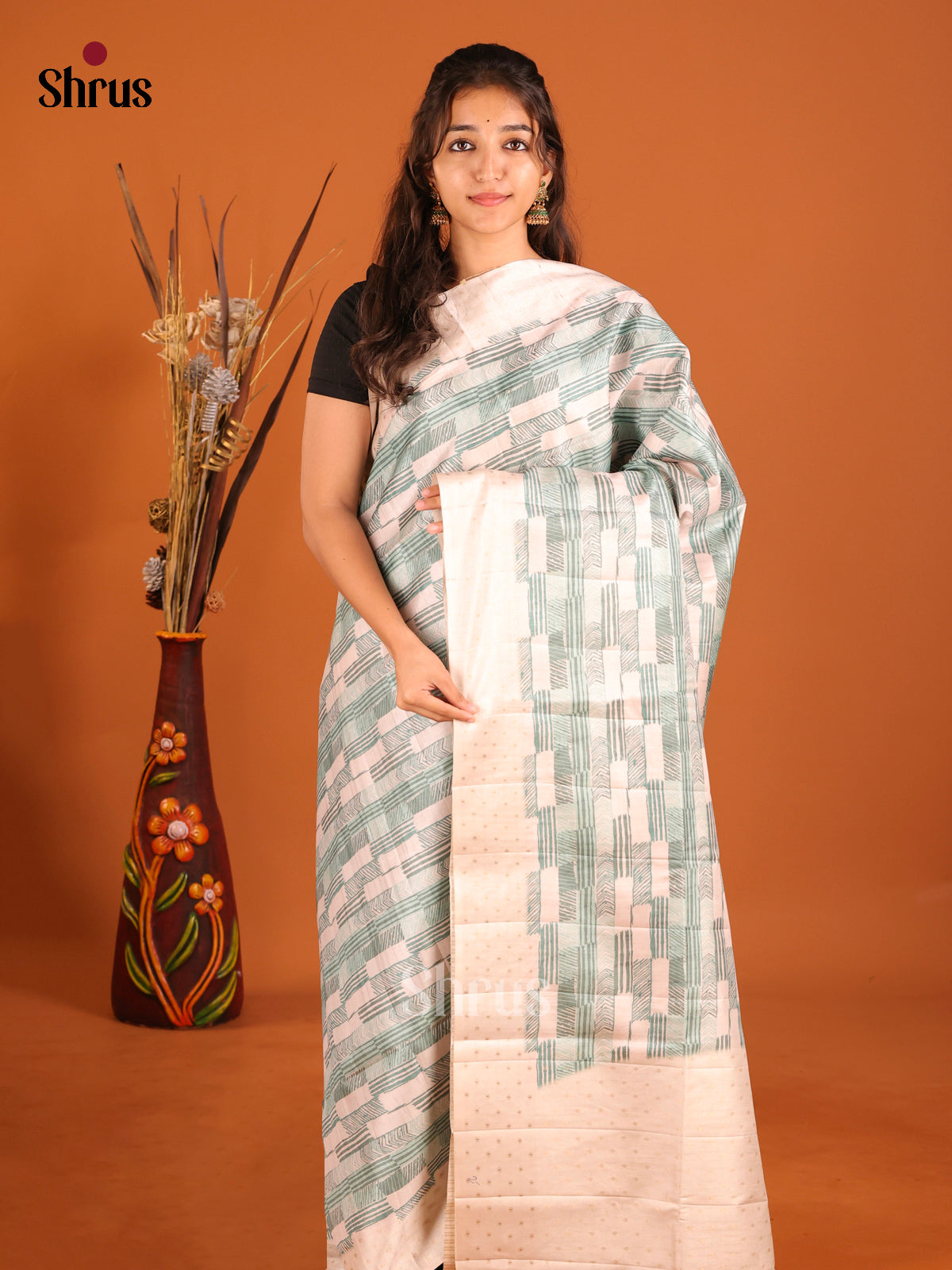 DHS30117 - Semi matka Saree