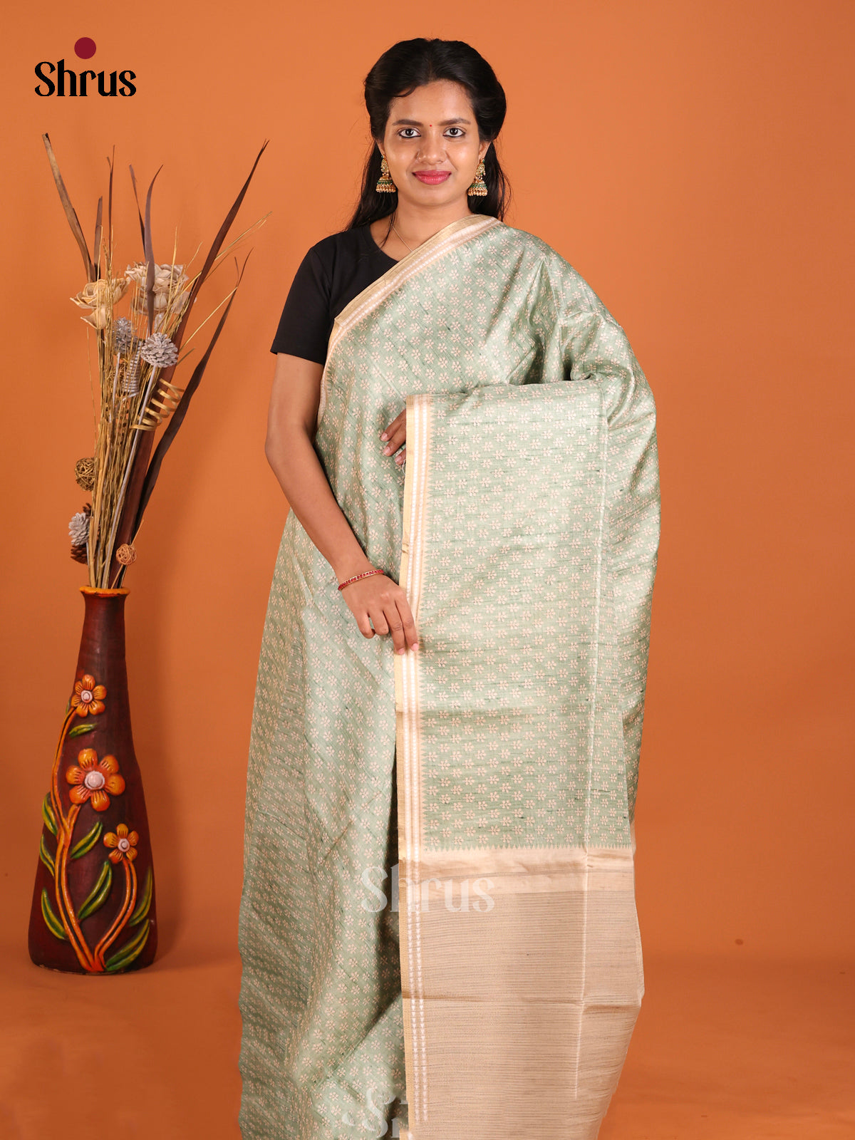 DIS02194 - Semi matka Saree