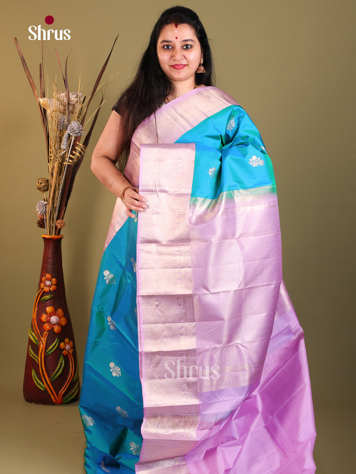 Blue and lavender Kanchipuram Korvai Butta Saree