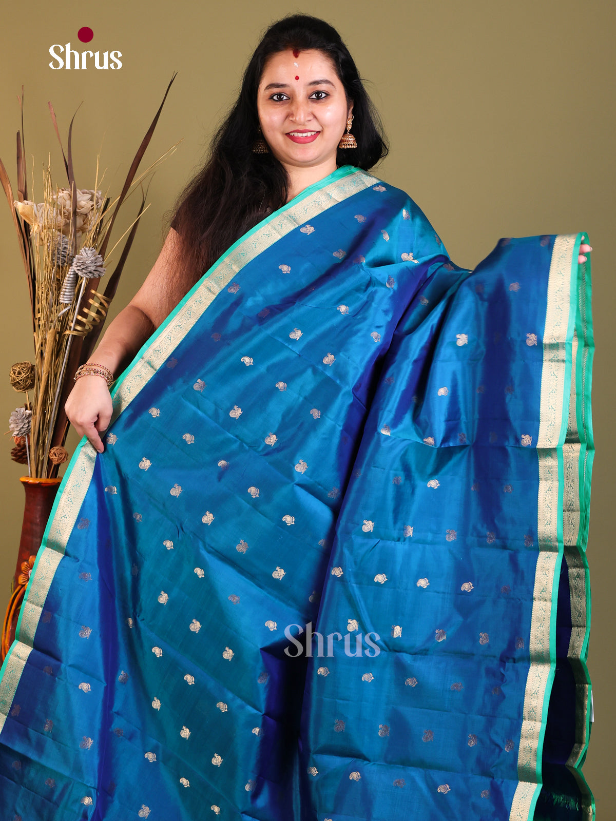 blue and teal green Kanchipuram Butta design Saree -1