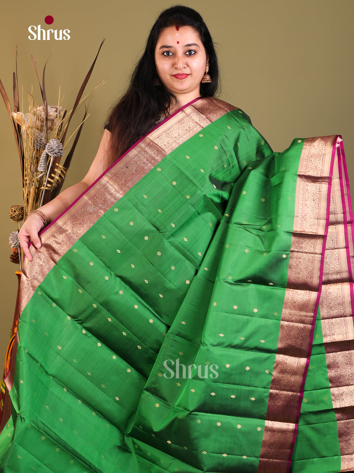 green and maroon Kanchipuram Butta design Saree -1