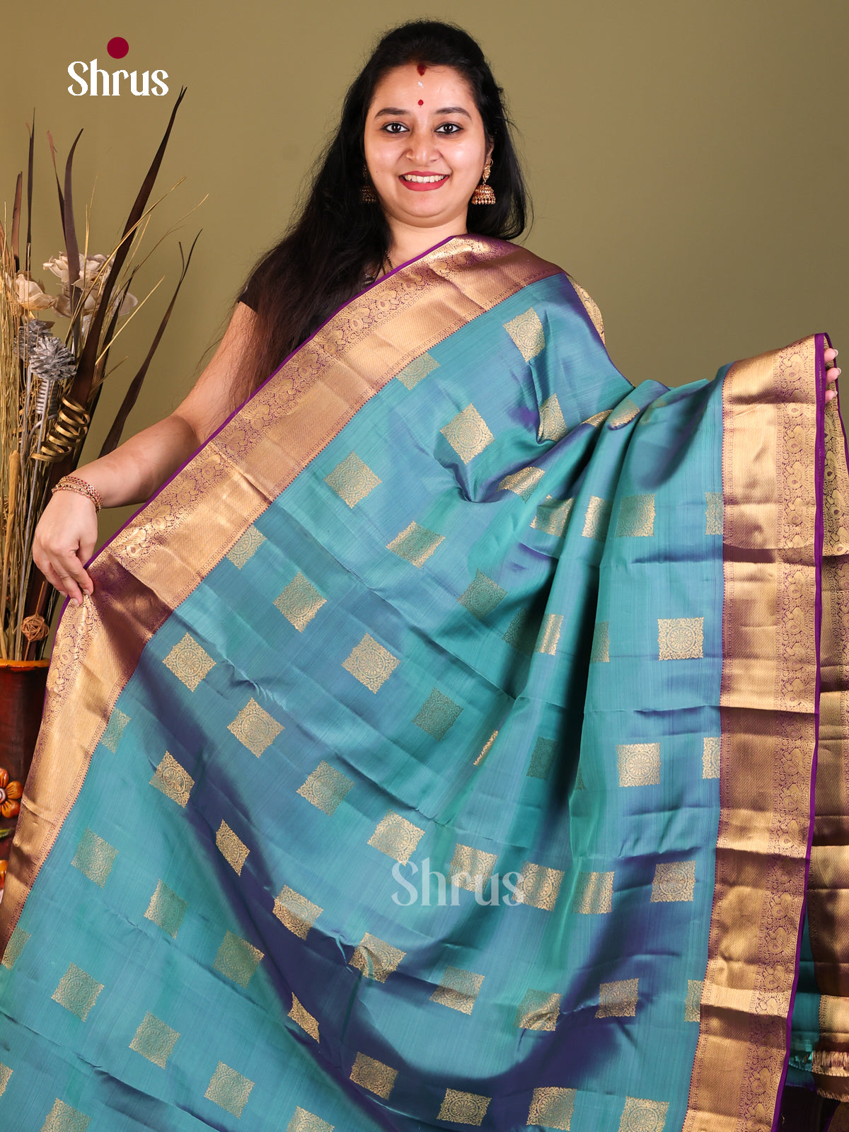 DIS05020 - Kanchipuram-halfpure Saree - Shop on Shrus.com