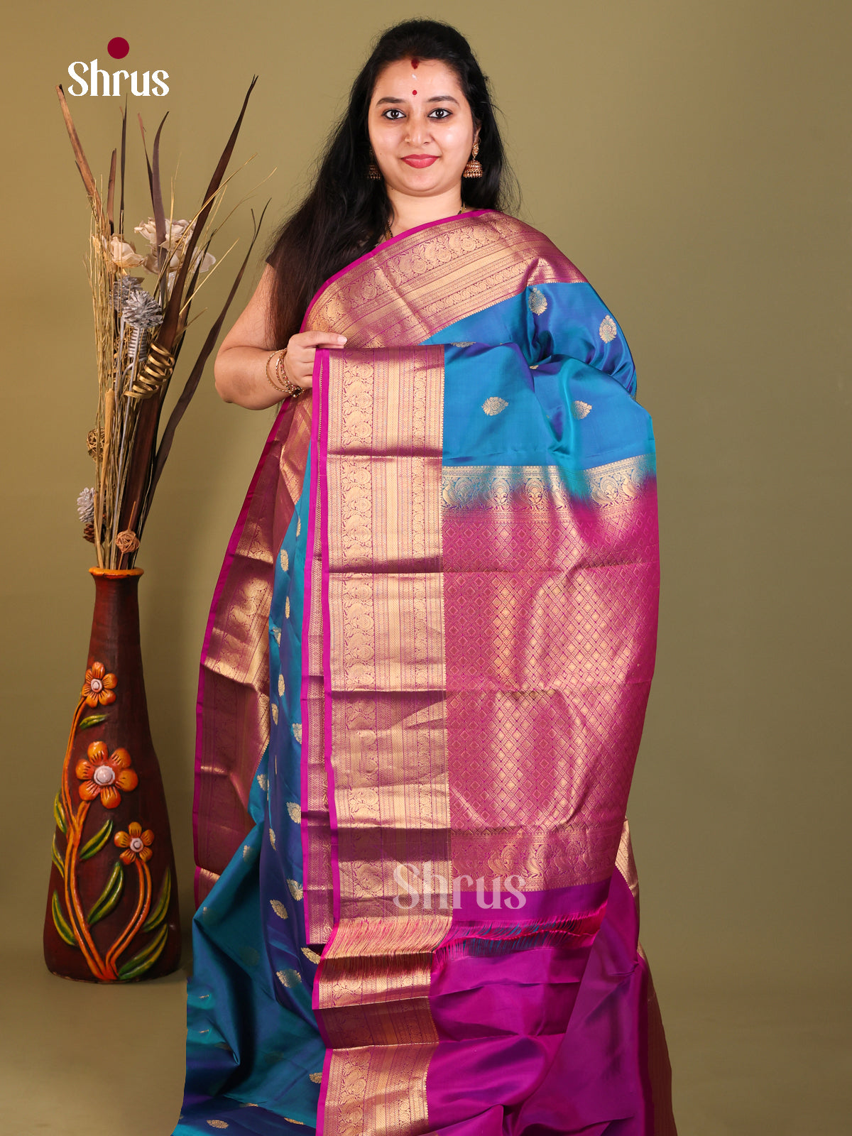 DIS05075 - Kanchipuram-halfpure Saree - Shop on Shrus.com