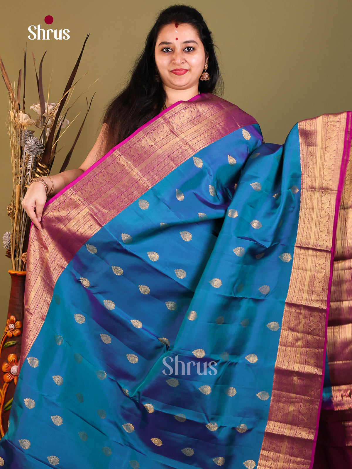 DIS05075 - Kanchipuram-halfpure Saree - Shop on Shrus.com
