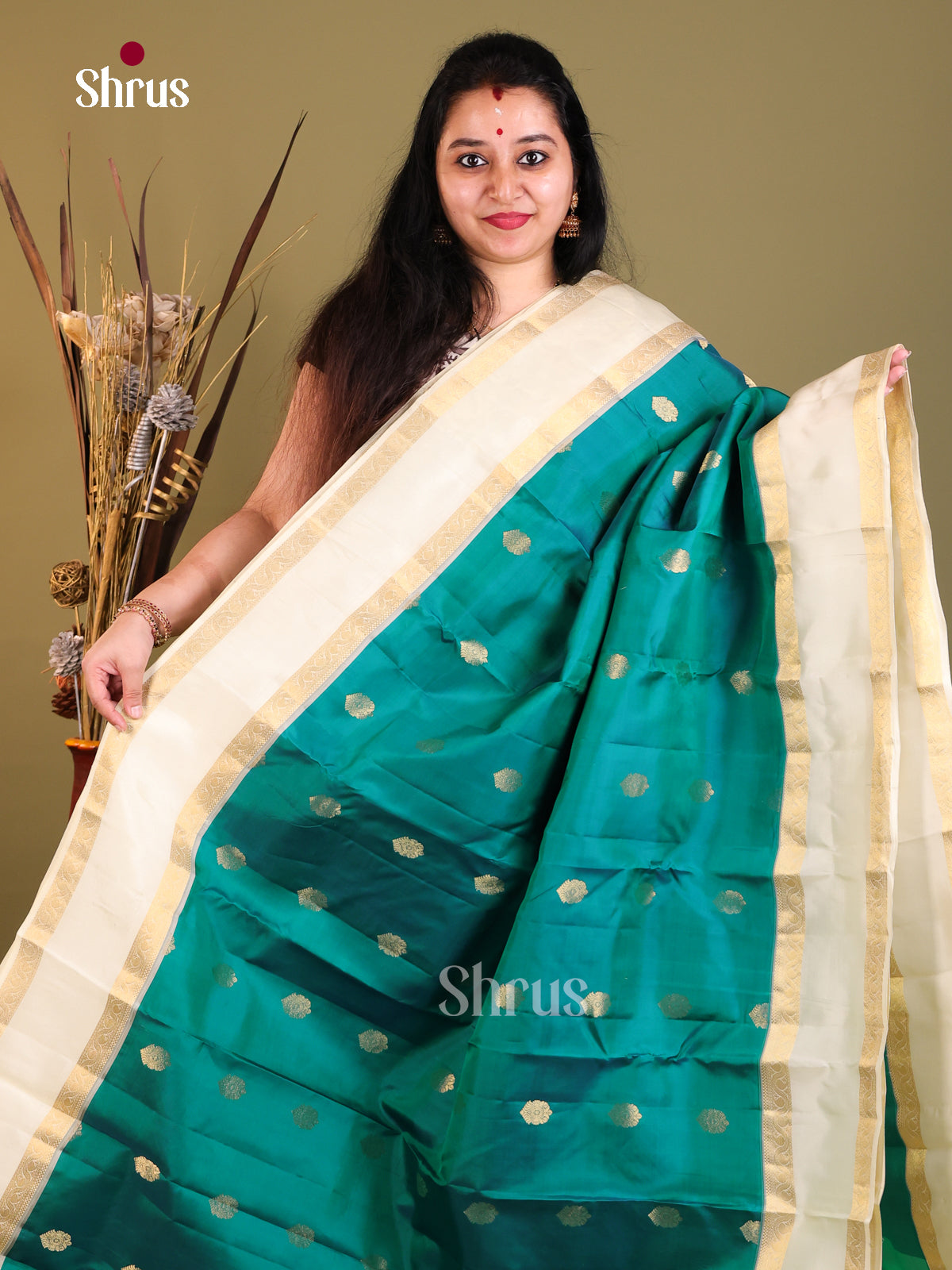 Green & Cream  Kanchipuram-halfpure Saree 1
