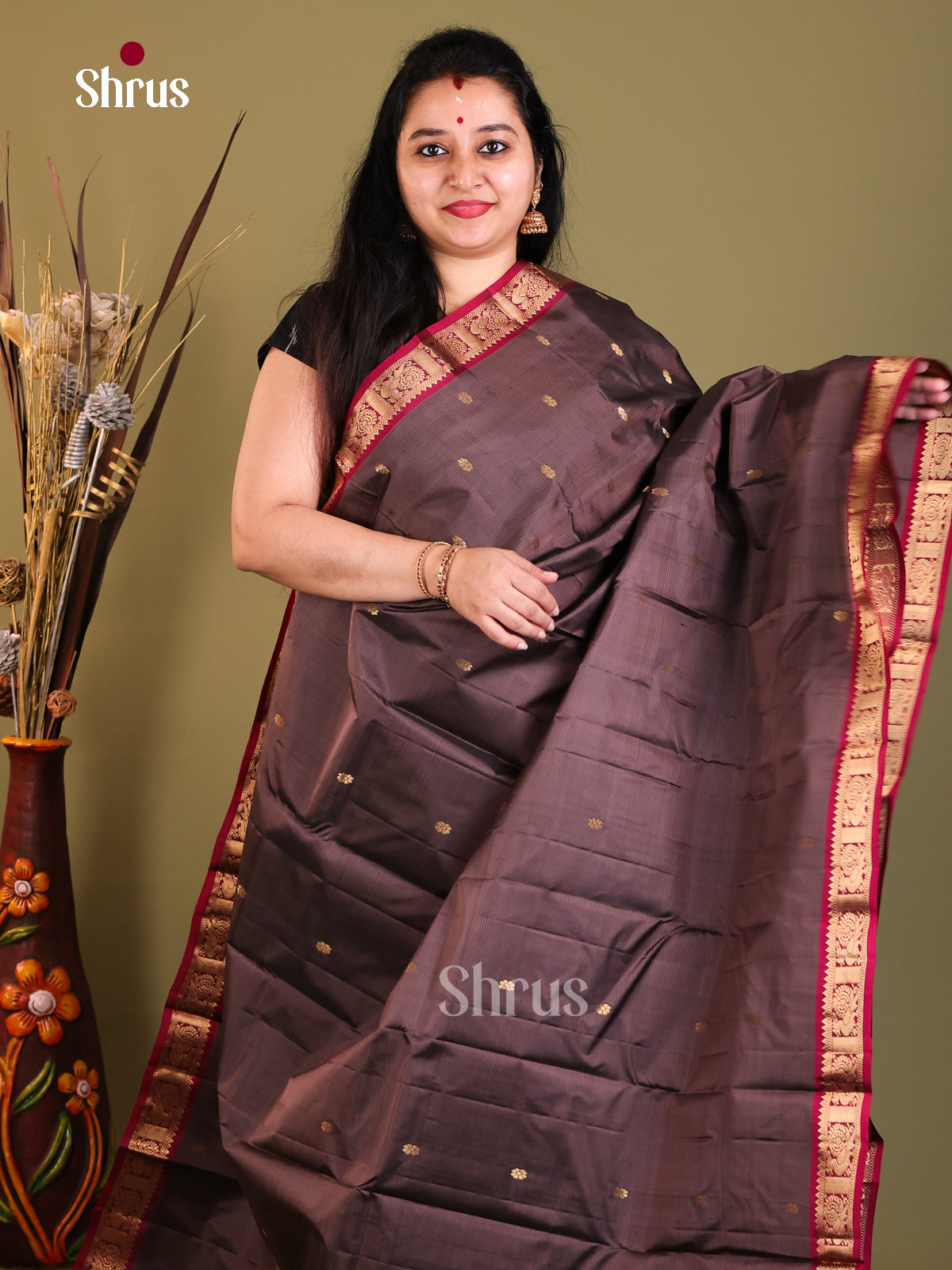 Brown and red Kanchipuram Butta design Saree -1