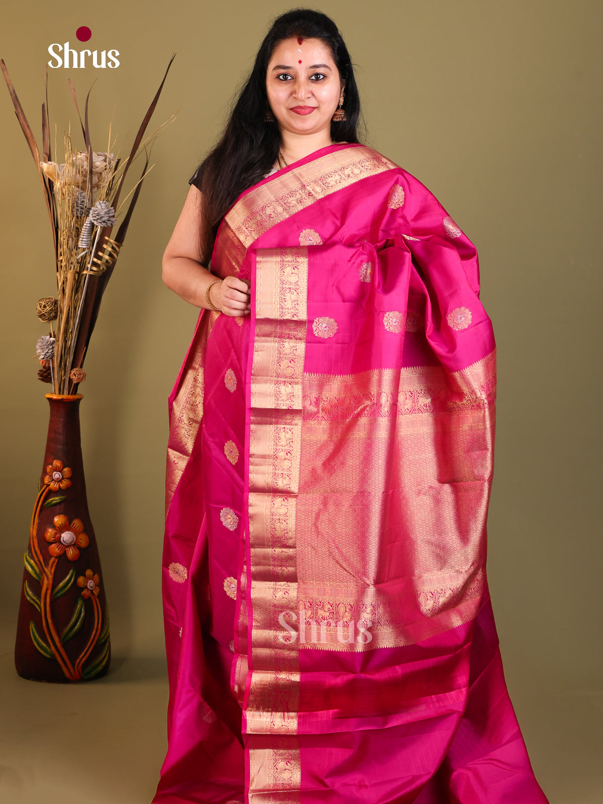 pinkesh red Kanchipuram Butta design Saree