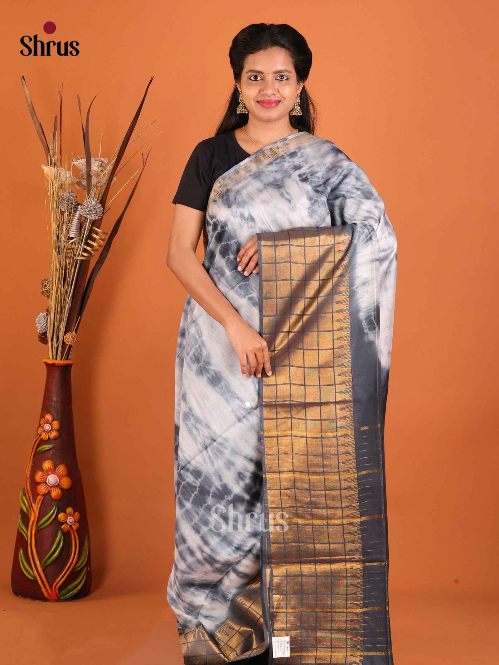 DIS05495 - Shibori Saree - Shop on Shrus.com
