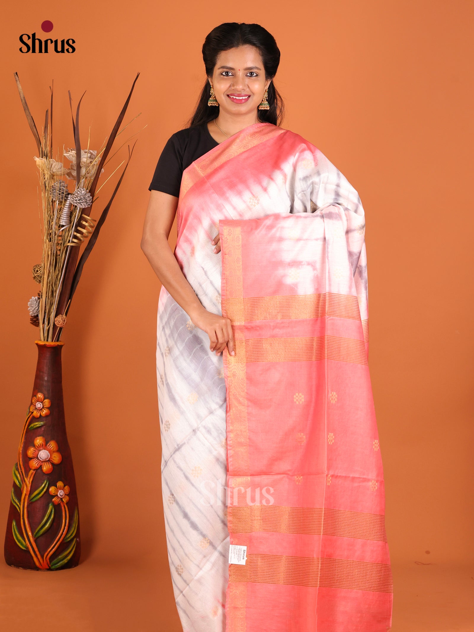Cream & Orangish Pink - Shibori Saree